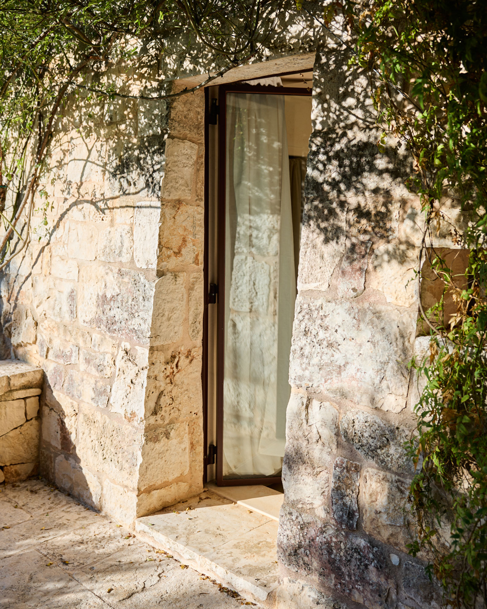 il-guardiano_trullo_puglia-italy_exterior-facade-detail.jpg