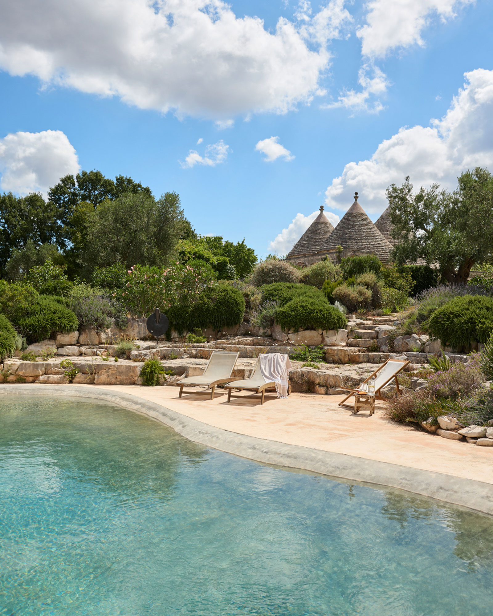 il-guardiano_trullo_puglia-italy_exterior-pool.jpg
