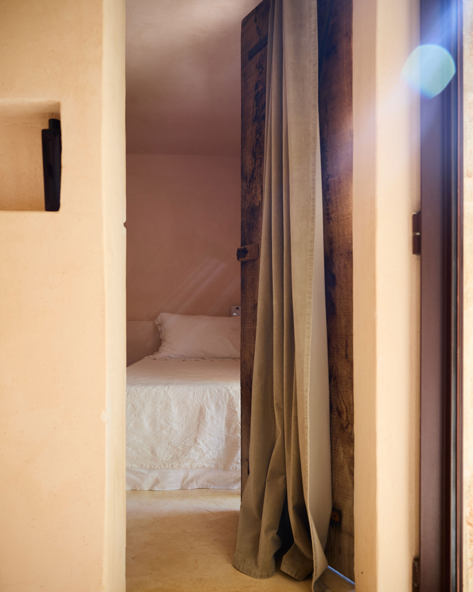 il-guardiano_trullo_puglia-italy_interior-bed-room.jpg