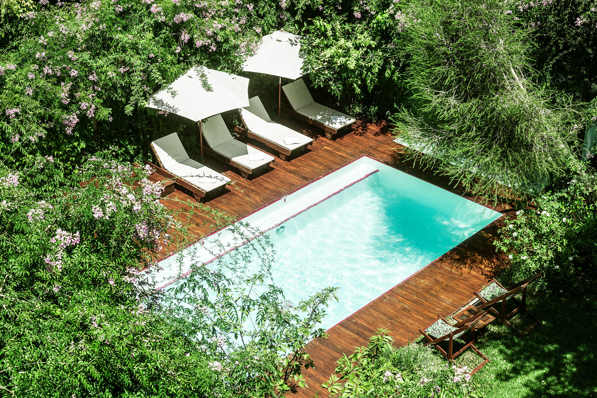 wine-country-villa_small-hotel_buenos-aires-argentina_exterior-pool.jpg