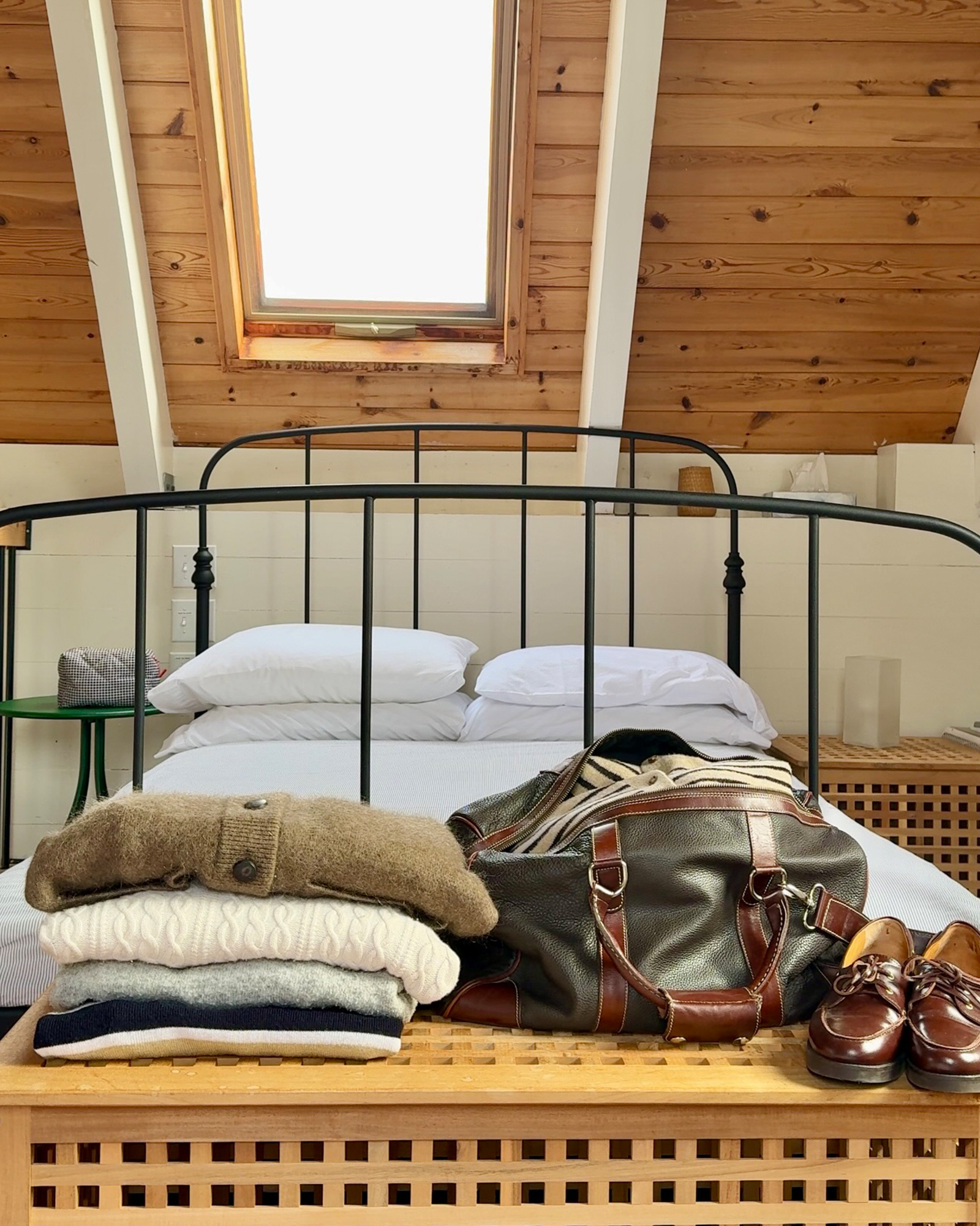 seasky-cottage_cabin_Nova-Scotia-canada_interior-bed.jpg