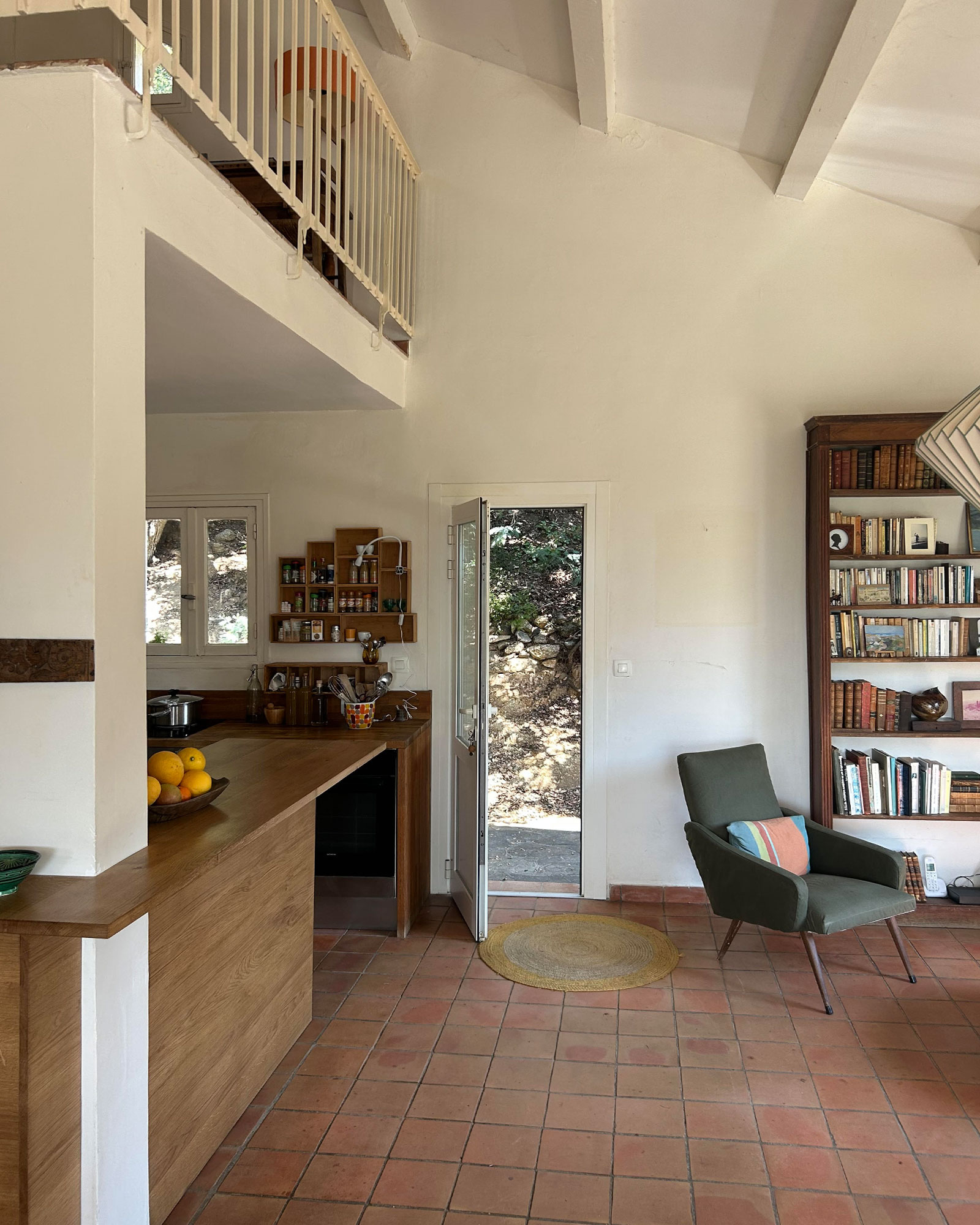 villa-flore_house_corsica-france_interior-space.jpg