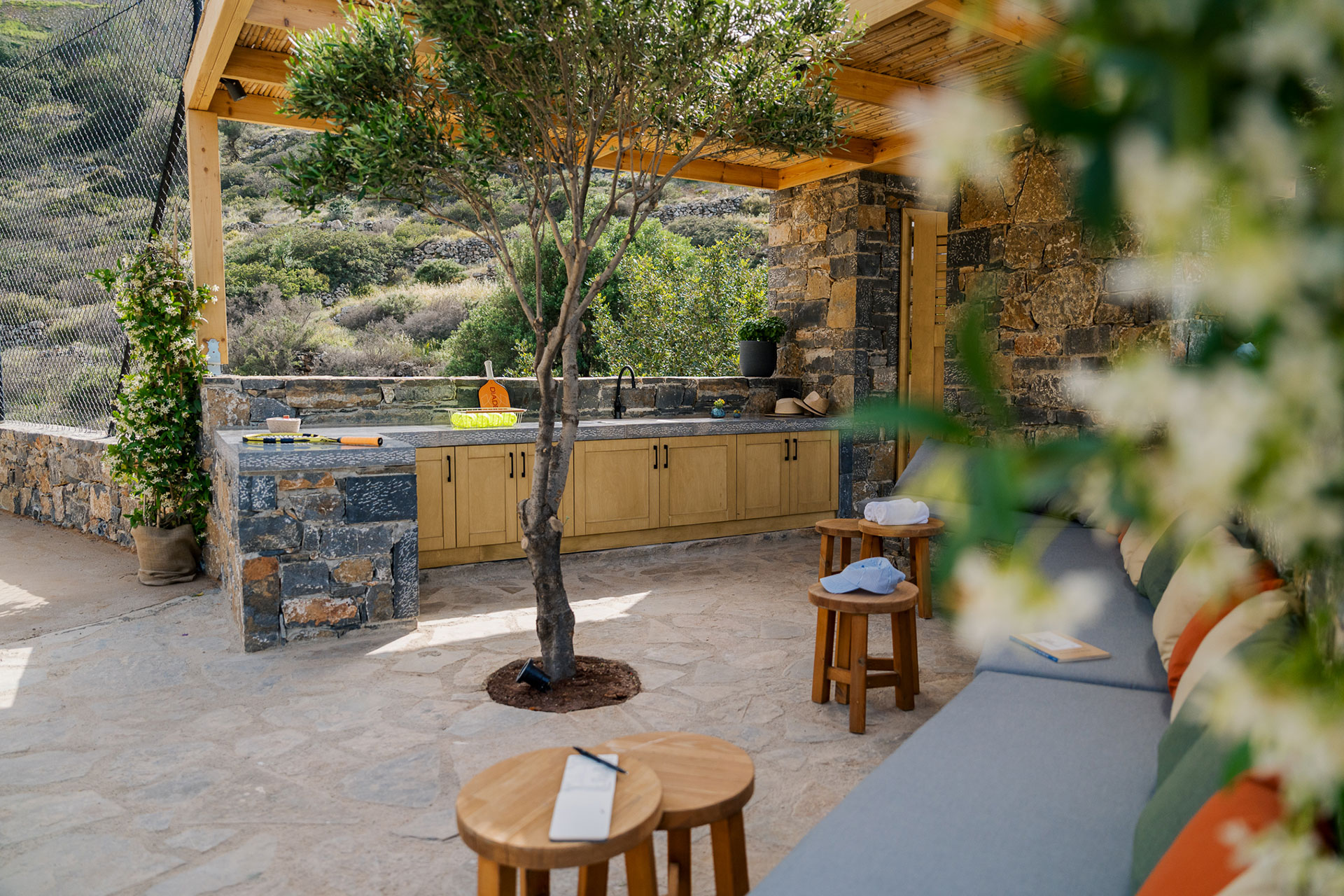 elounda-villas_villa_crete-greece_exterior-tennis-court-terrace.jpg