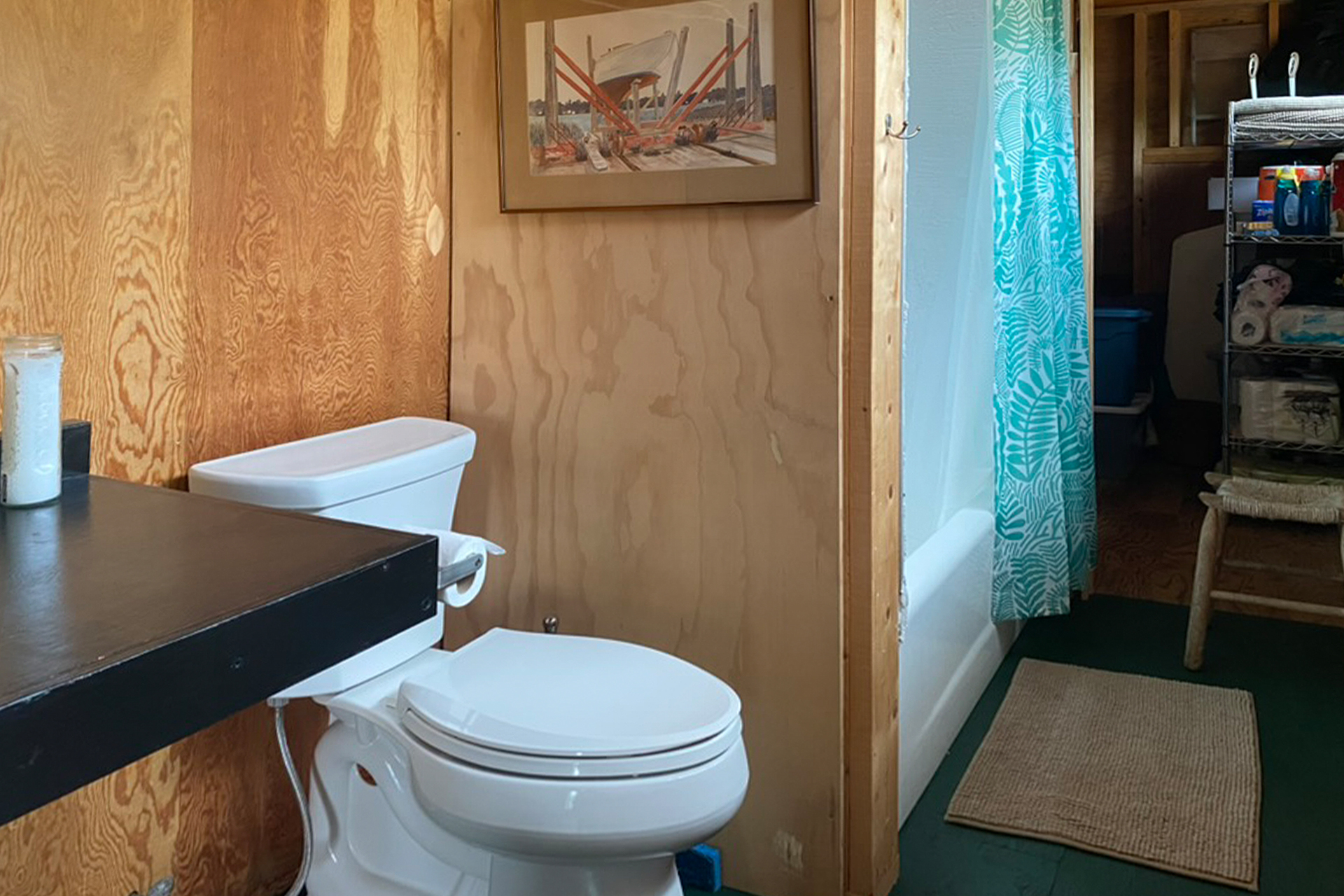 ocean-cove-camp_a-frame_Marthas-Vineyard-usa_interior-bath-room.jpg