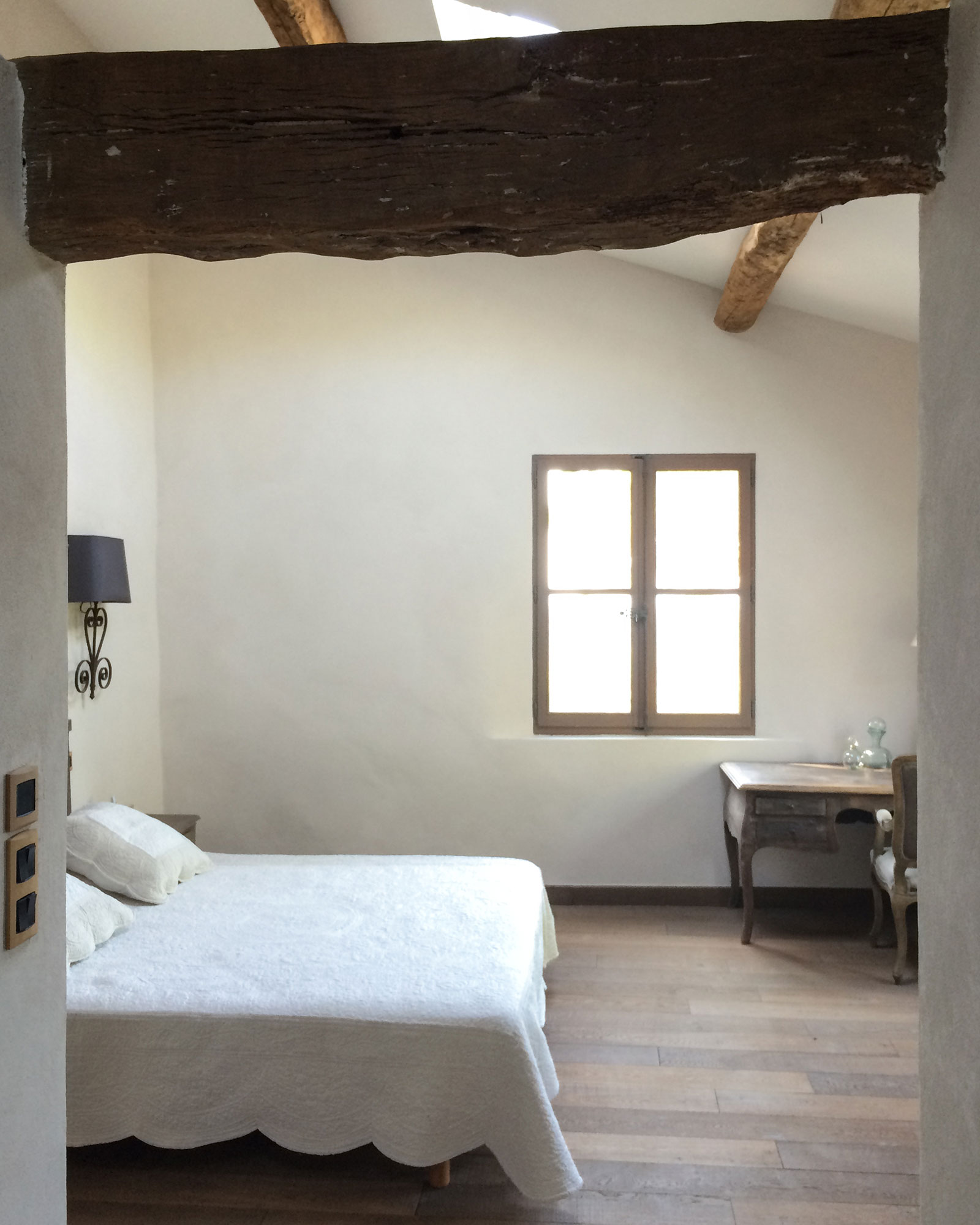 old-stone-house_villa_seillans-france_interior-bed-room-design.jpg