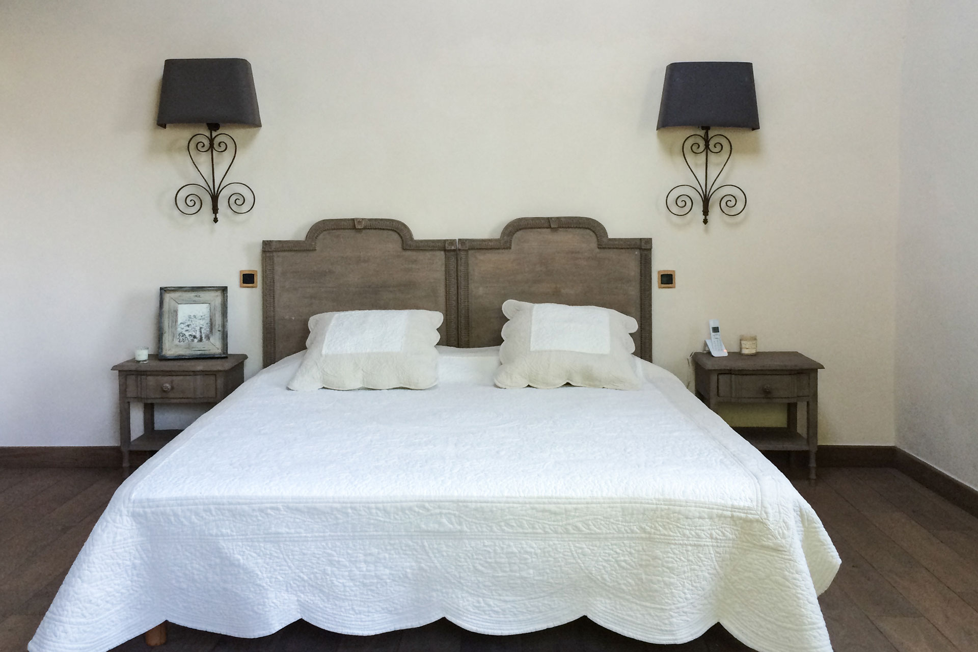 old-stone-house_villa_seillans-france_interior-bedroom.jpg