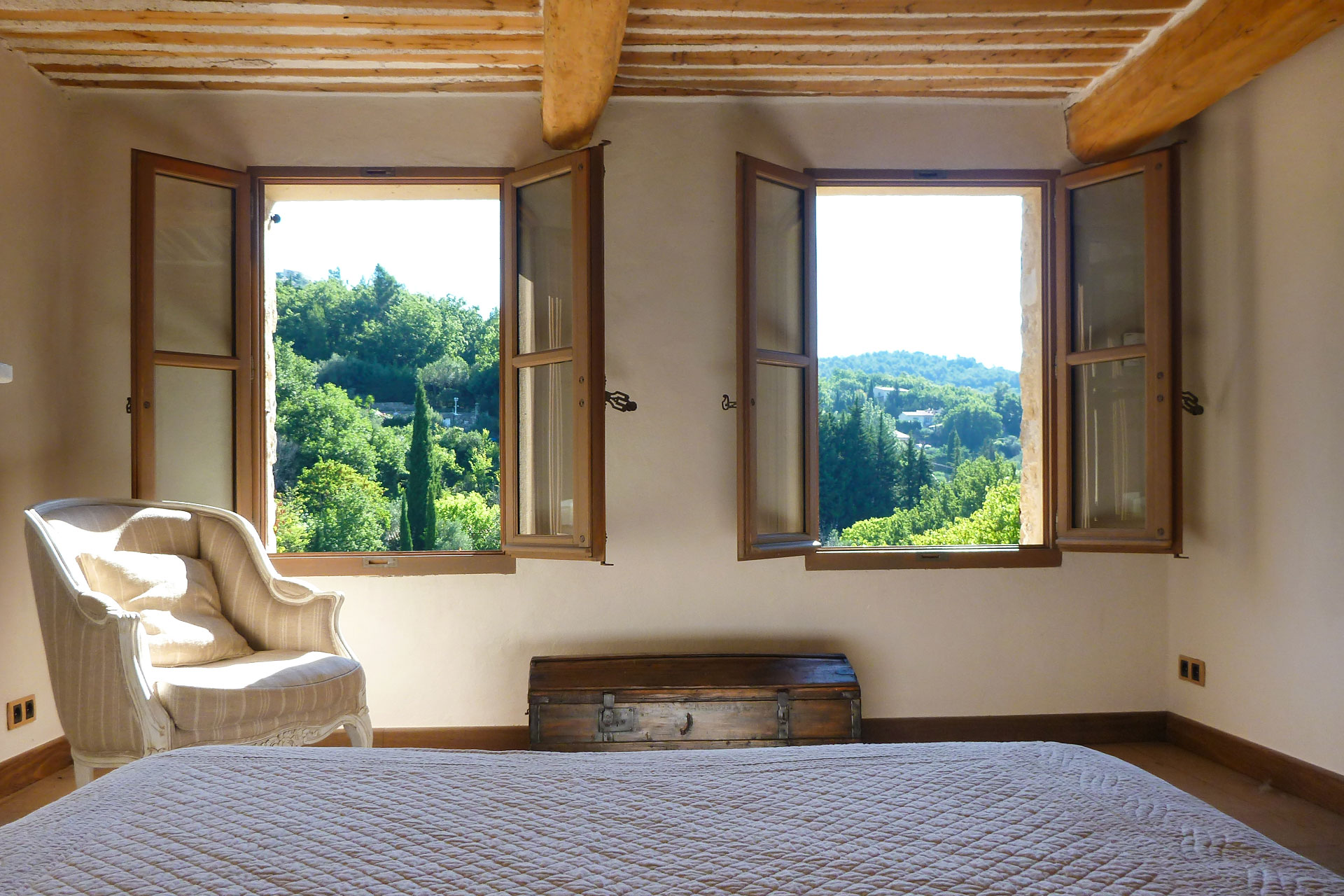 old-stone-house_villa_seillans-france_interior-bedroom-windows.jpg