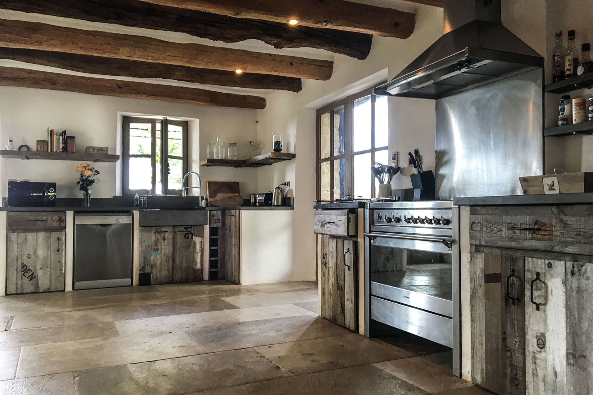 old-stone-house_villa_seillans-france_interior-kitchen.jpg