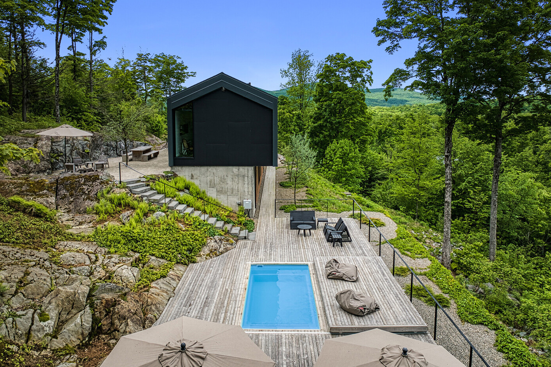 bolton-residence_house_quebec-canada_exterior.jpg