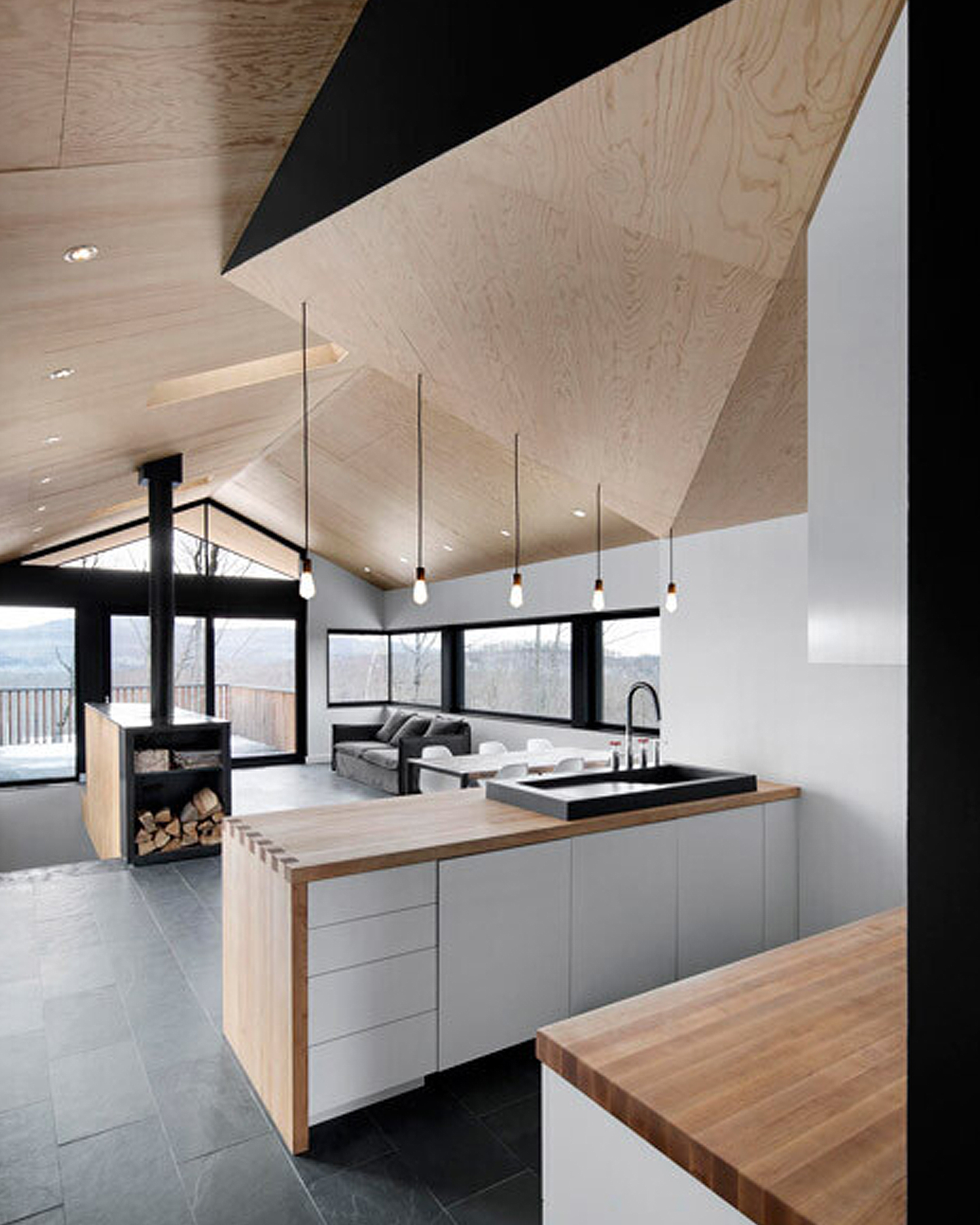 bolton-residence_house_quebec-canada_exterior-space.jpg