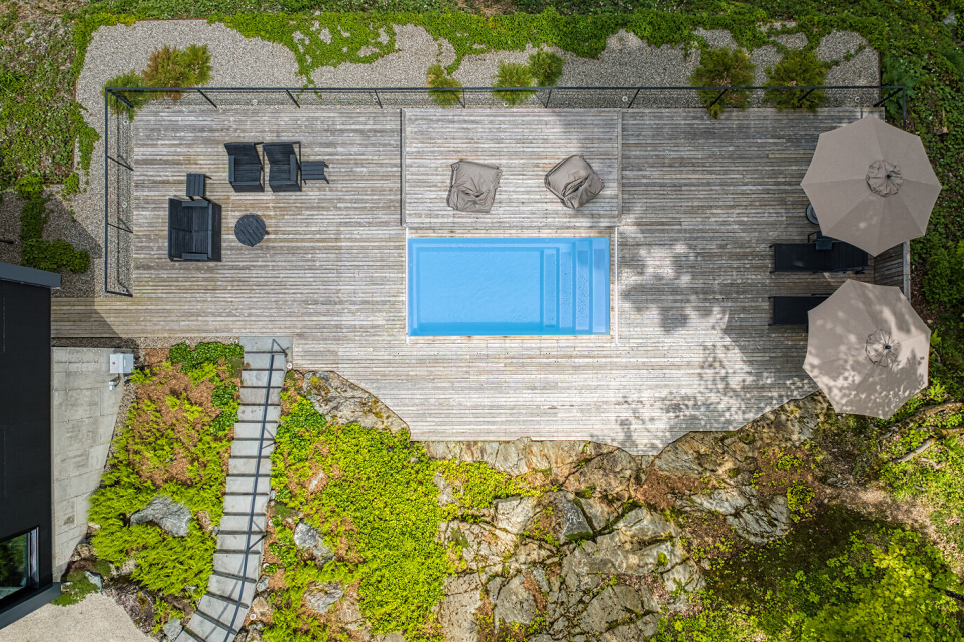 bolton-residence_house_quebec-canada_exterior-top-view.jpg