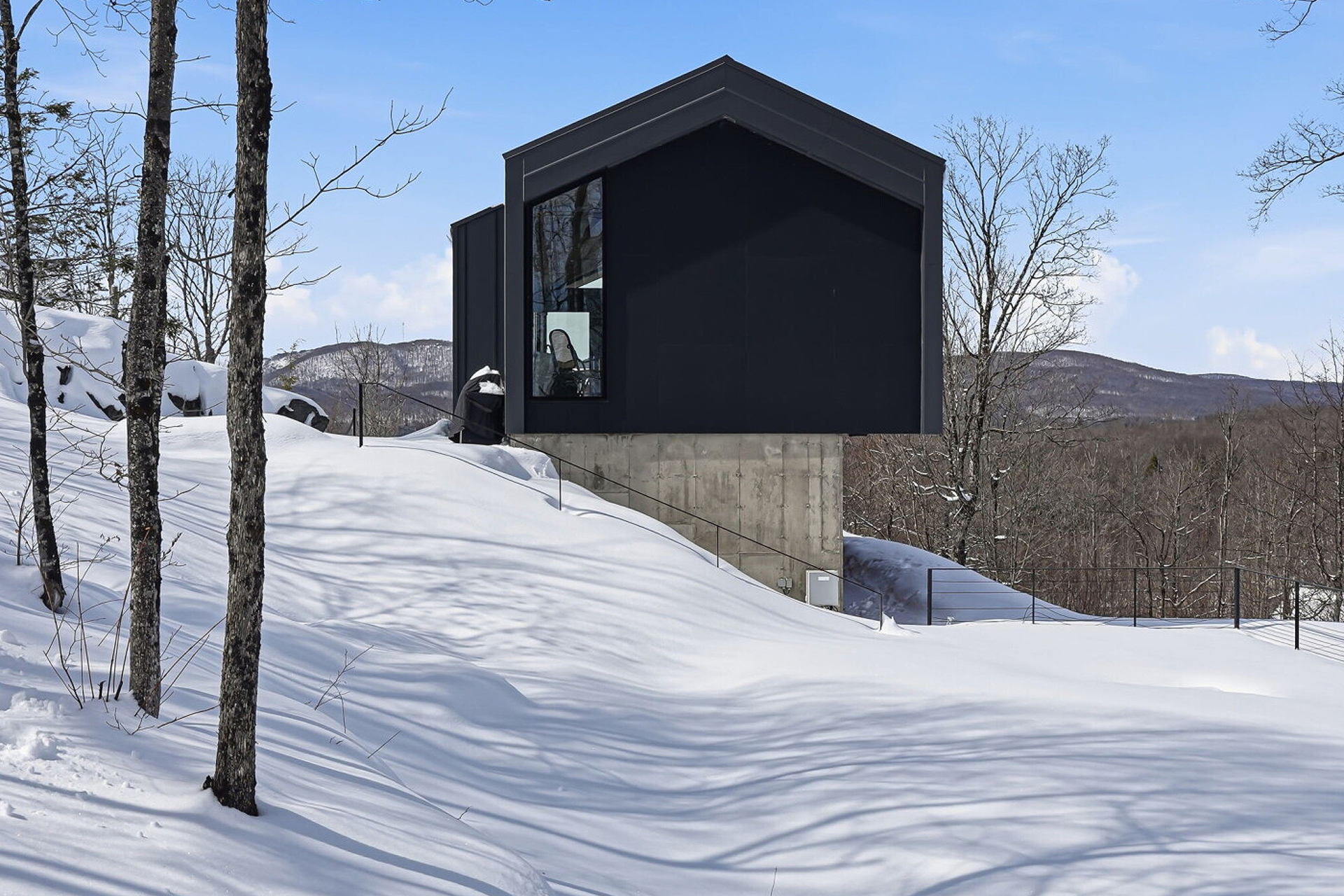 bolton-residence_house_quebec-canada_exterior-winter.jpg