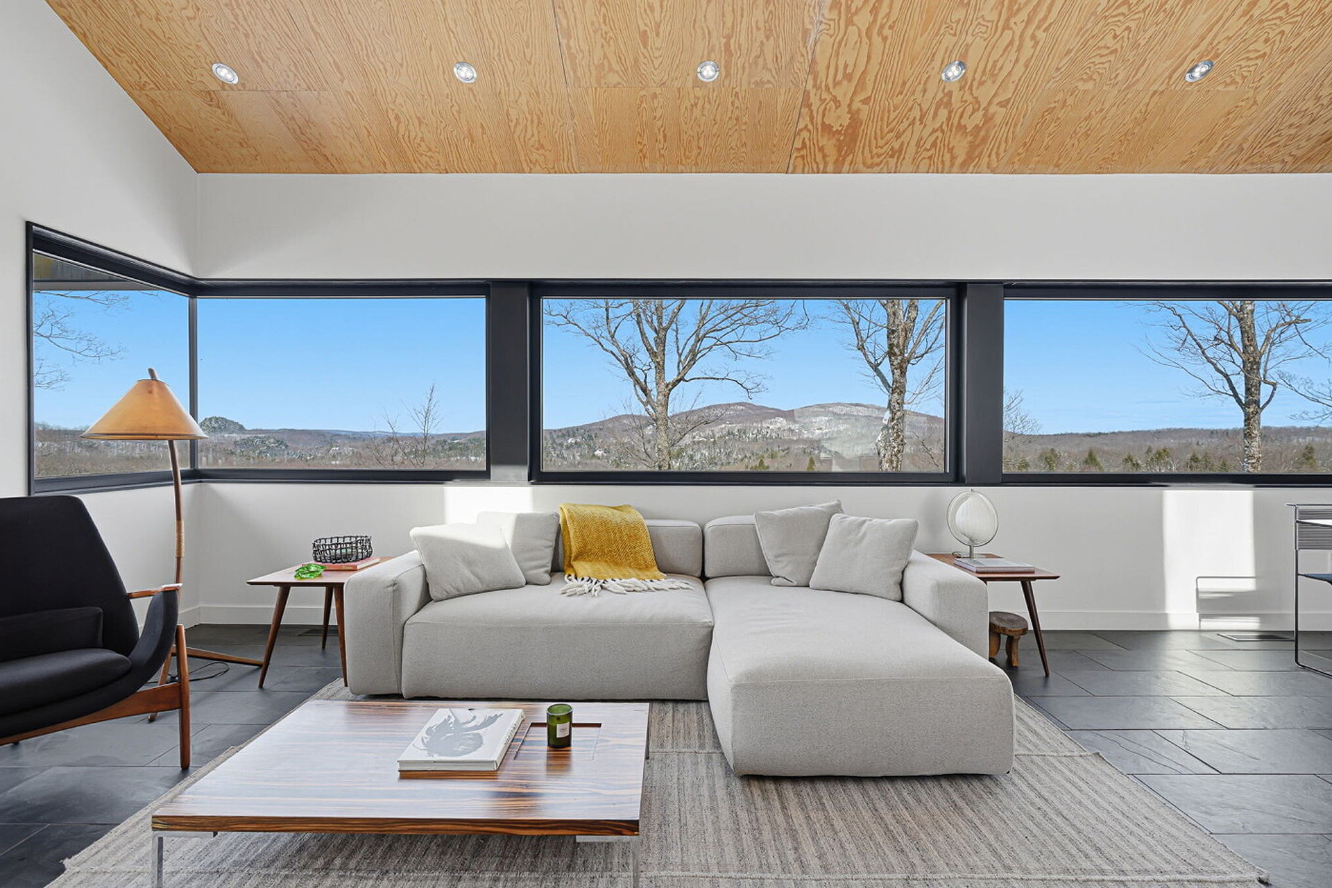 bolton-residence_house_quebec-canada_interior.jpg