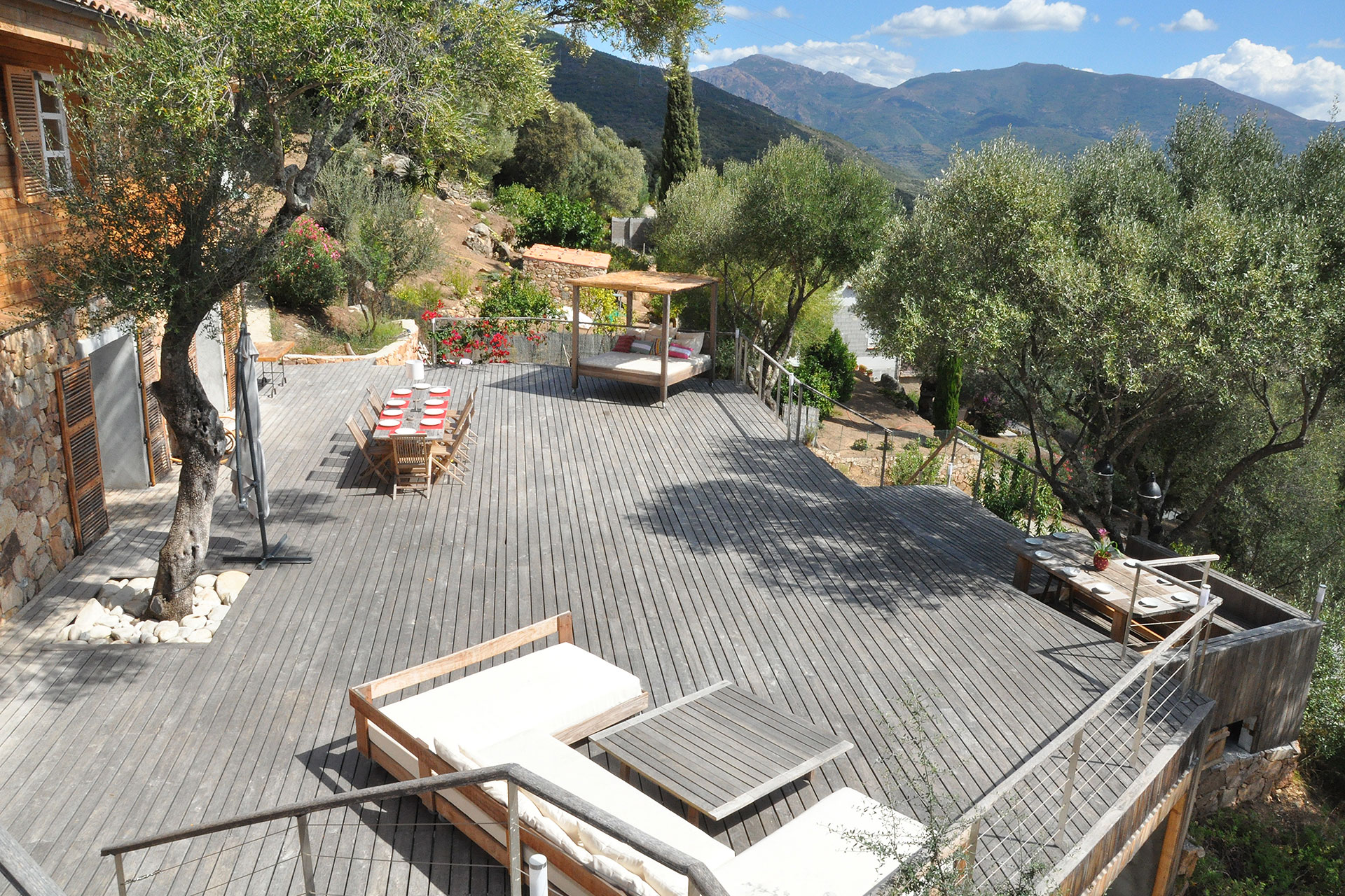 maison-olmeto_house_corsica-france_exterior-terrace.jpg