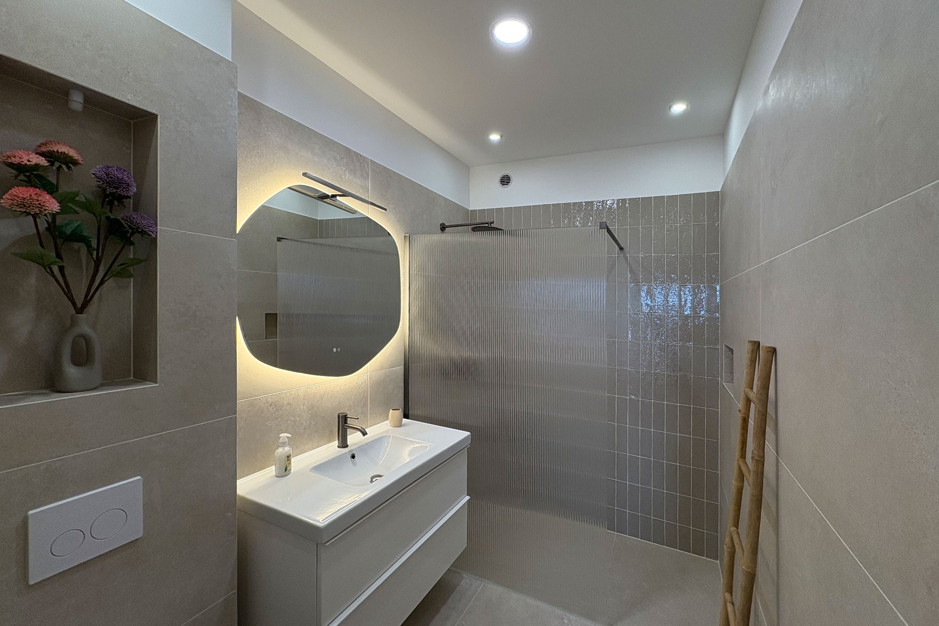 maison-olmeto_house_corsica-france_interior-bathroom.jpg