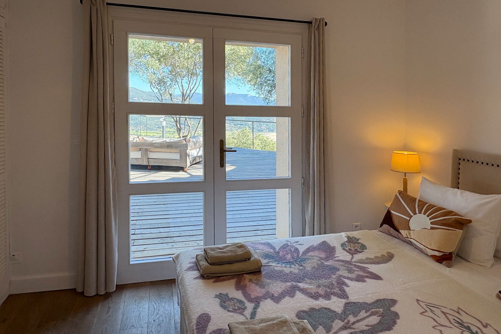 maison-olmeto_house_corsica-france_interior-bedroom-design.jpg