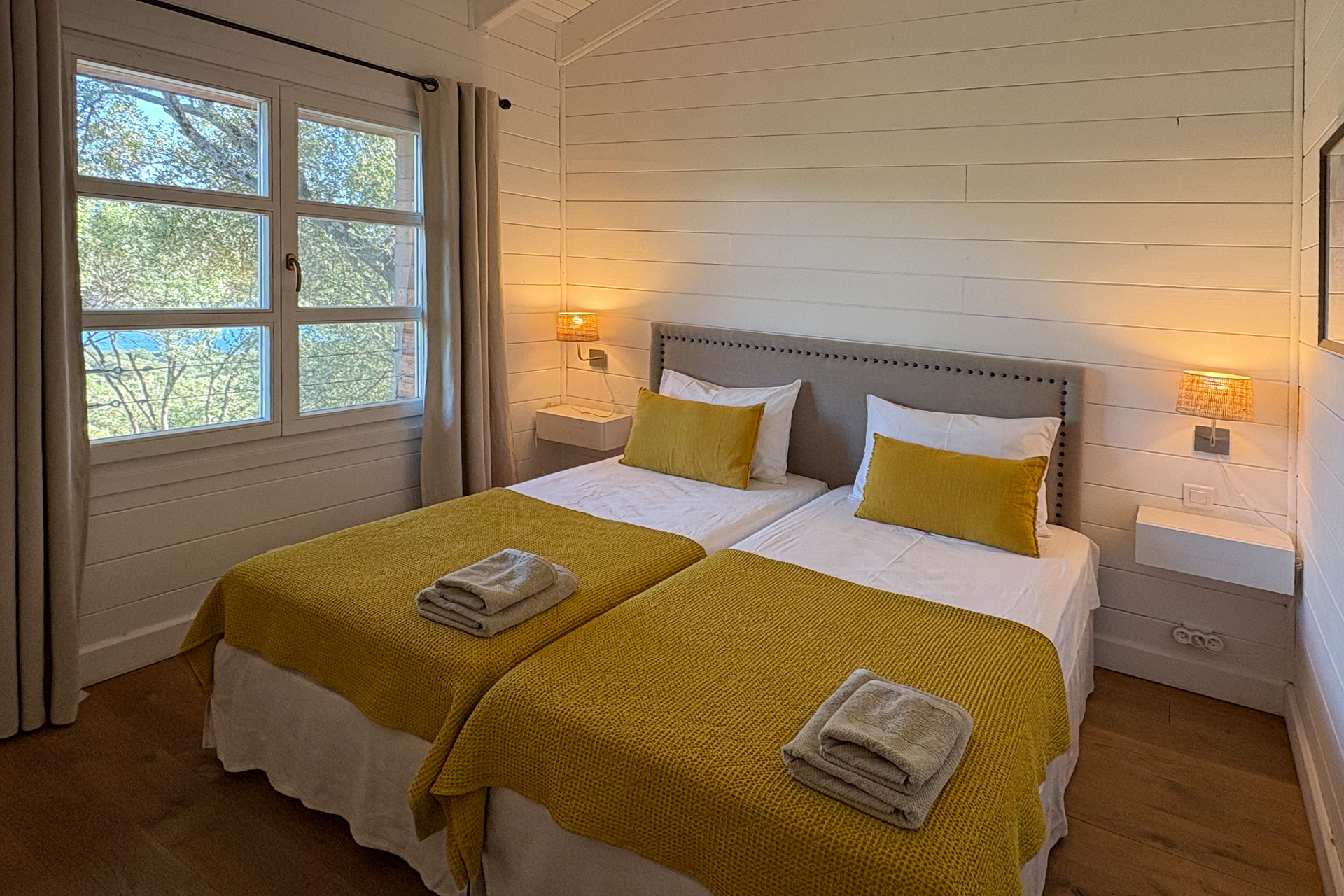 maison-olmeto_house_corsica-france_interior-two-bedroom.jpg
