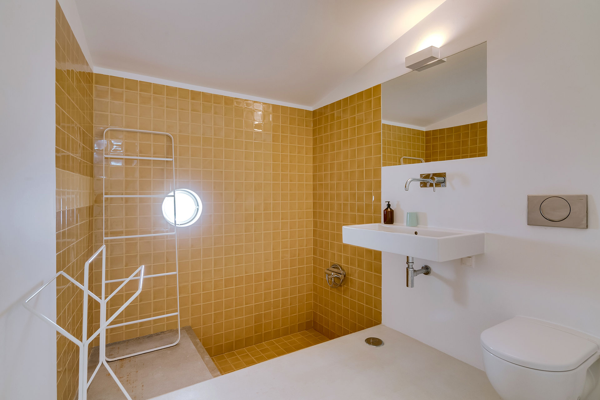villa-agosto_villa_faro-portugal_interior-bathroom.jpg
