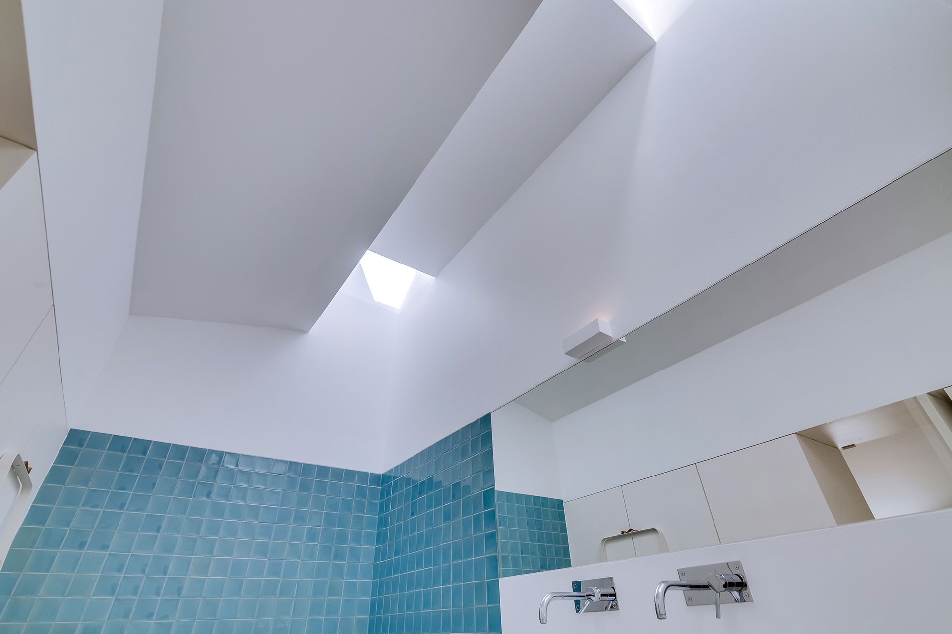 villa-agosto_villa_faro-portugal_interior-bathroom.jpg
