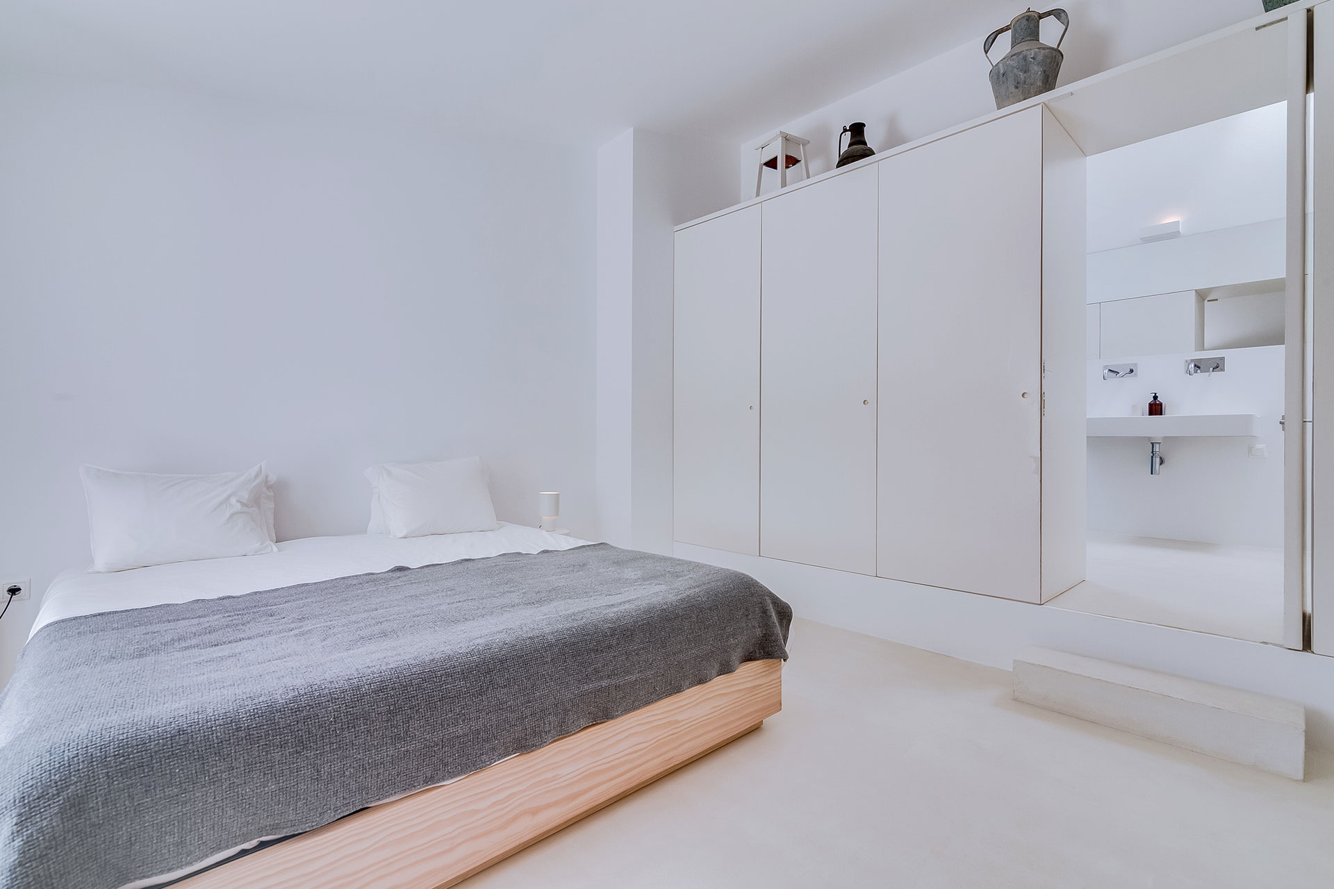 villa-agosto_villa_faro-portugal_interior-bed-room-design.jpg