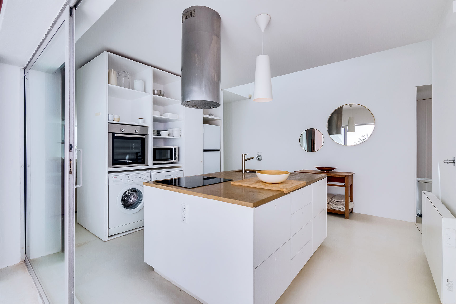 villa-agosto_villa_faro-portugal_interior-kitchen-w.jpg