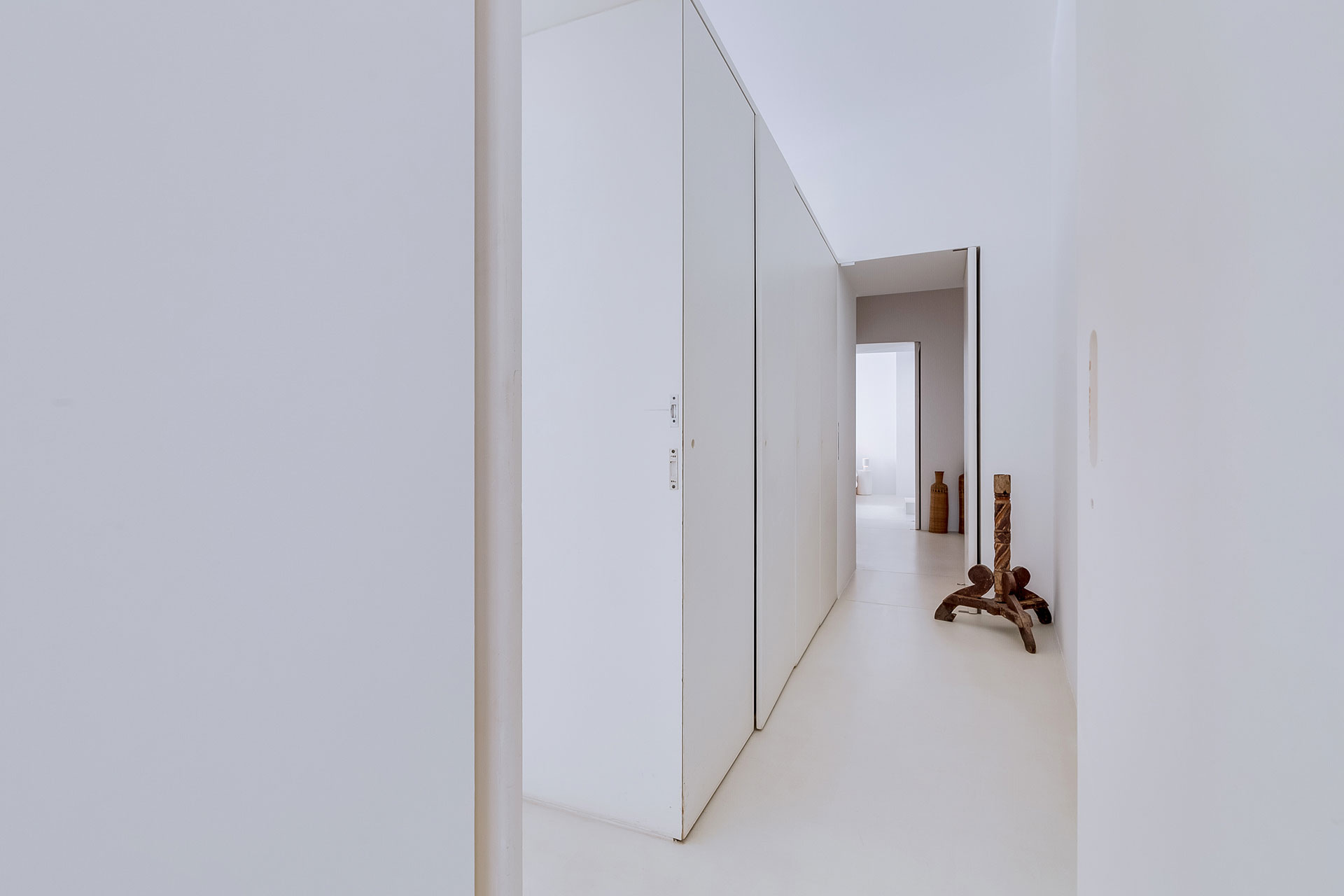 villa-agosto_villa_faro-portugal_interior-space.jpg