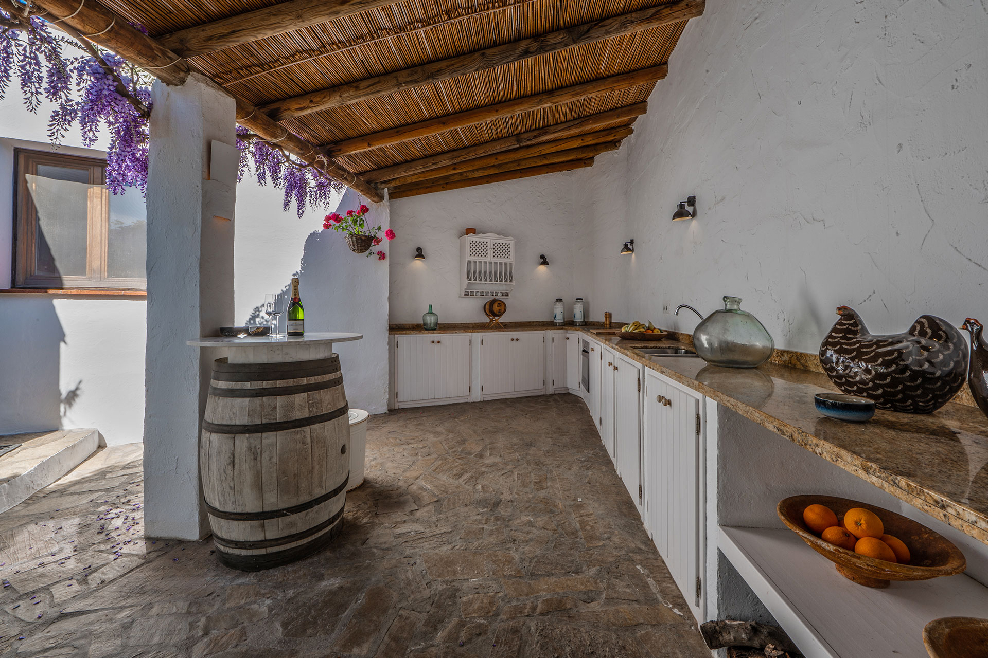el-pabellon-de-caza_villa_andalusia-spain_exterior-kitchen-design.jpg