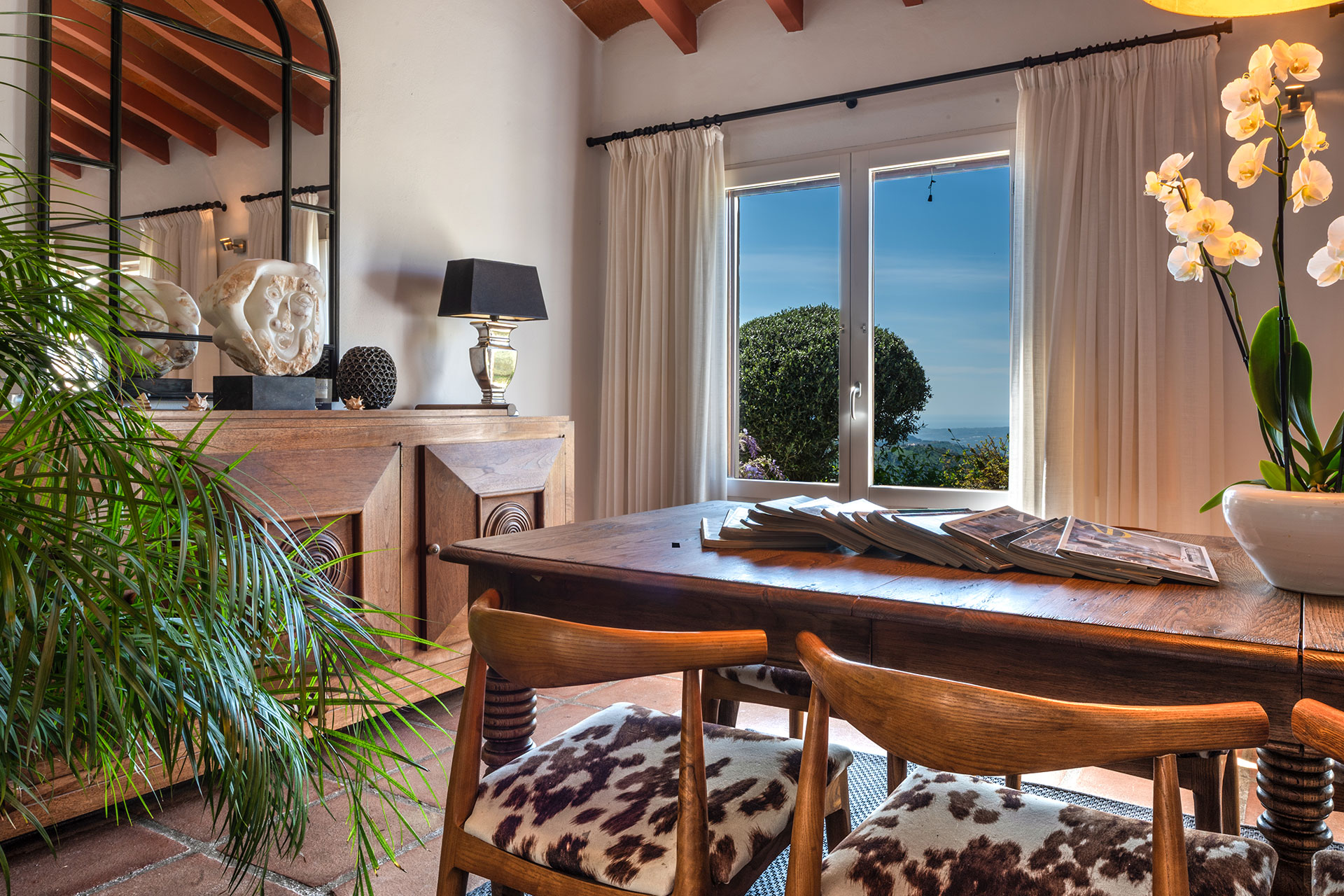 el-pabellon-de-caza_villa_andalusia-spain_interior-detail.jpg