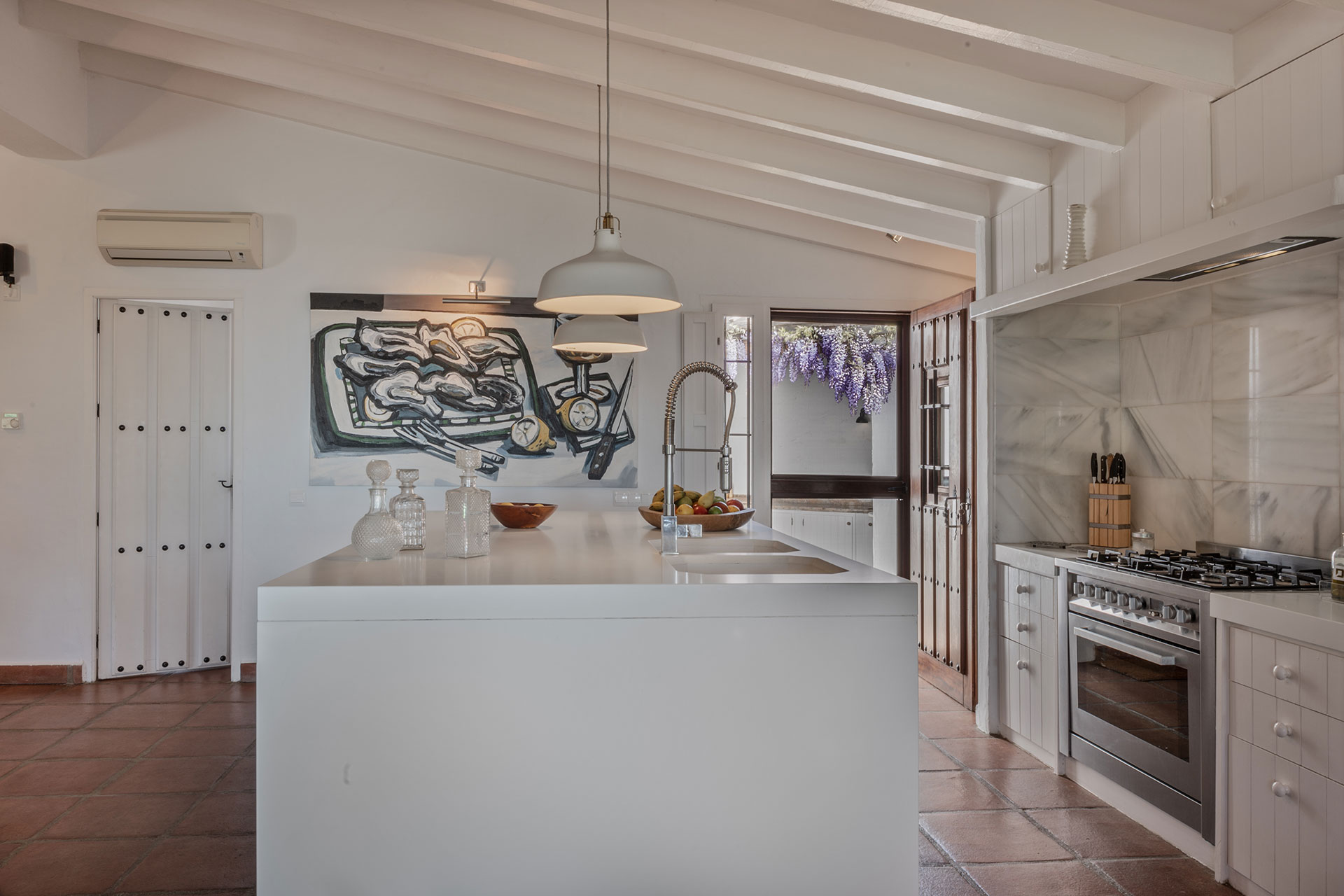 el-pabellon-de-caza_villa_andalusia-spain_interior-kitchen-detail.jpg