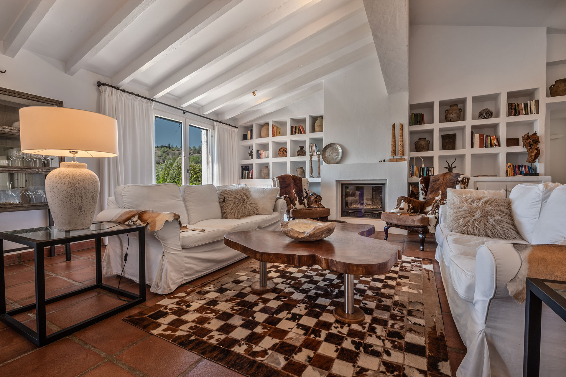 el-pabellon-de-caza_villa_andalusia-spain_interior-living-room-design.jpg