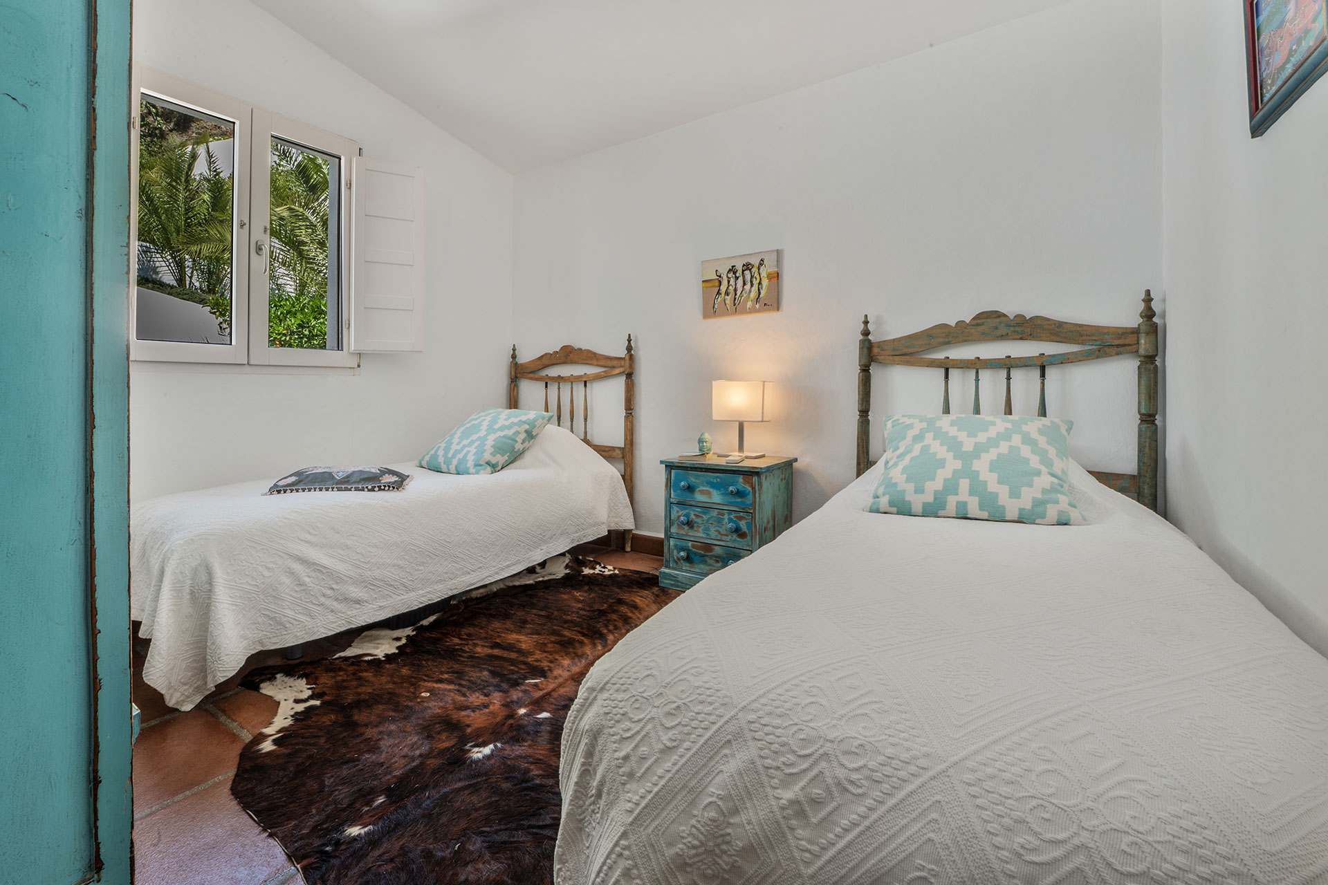 el-pabellon-de-caza_villa_andalusia-spain_interior-two-beds.jpg