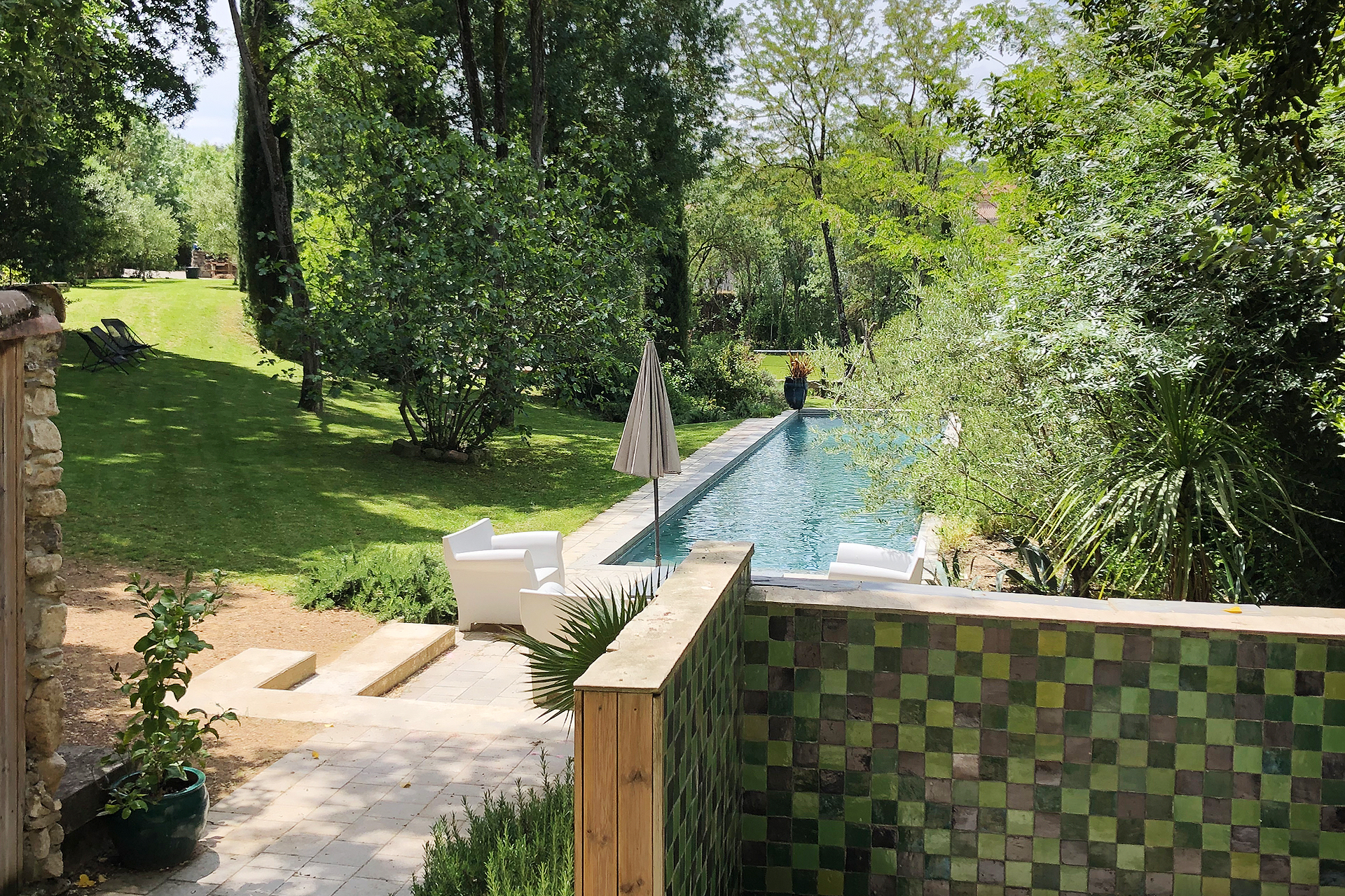 the-linen-mill_bed&breakfast_occitanie-france_exterior-pool.jpg