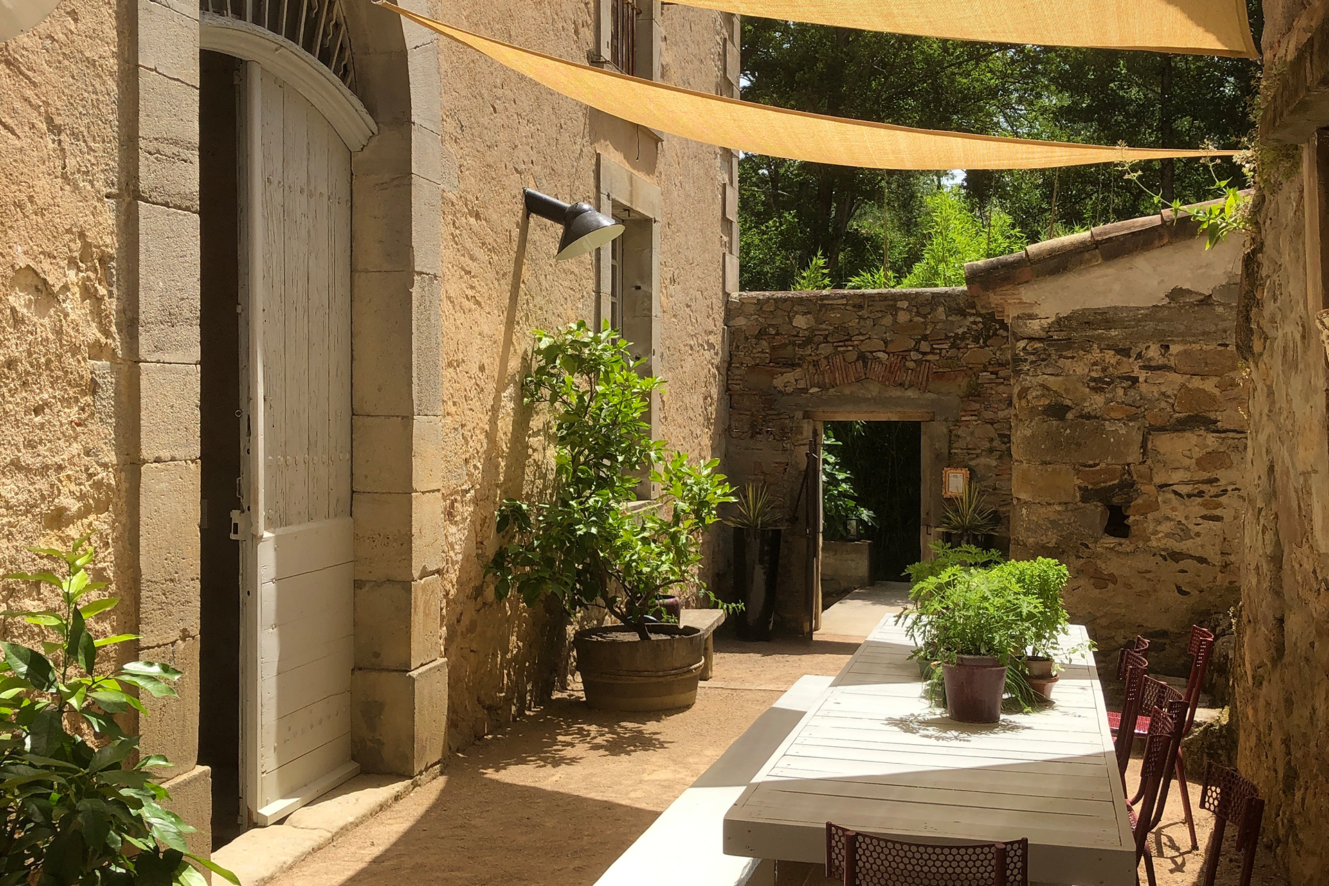 the-linen-mill_bed&breakfast_occitanie-france_exterior-terrace.jpg