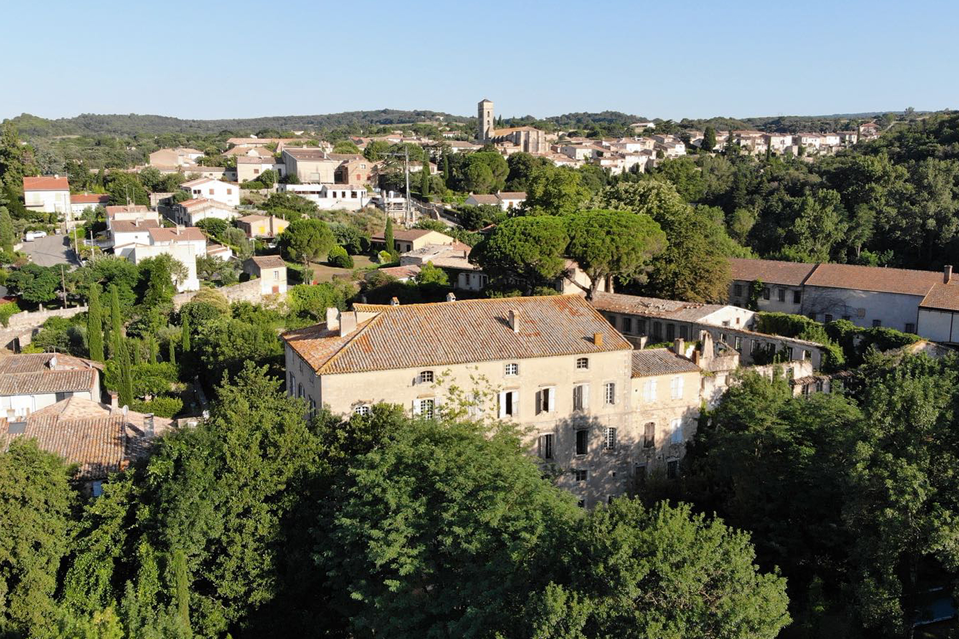 the-linen-mill_bed&breakfast_occitanie-france_exterior-town.jpg