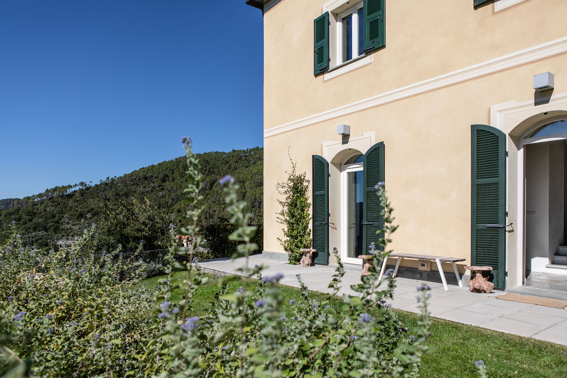 casa-leopoldo_country-house_liguria-italy_exterior-facade.jpg