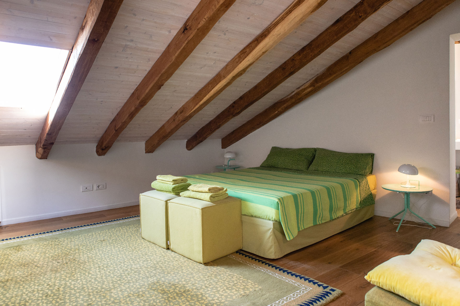 casa-leopoldo_country-house_liguria-italy_interior-bedroom-space.jpg