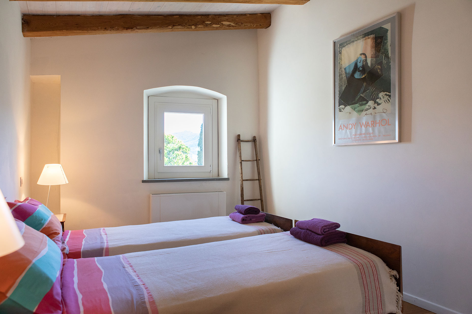 casa-leopoldo_country-house_liguria-italy_interior-beds.jpg