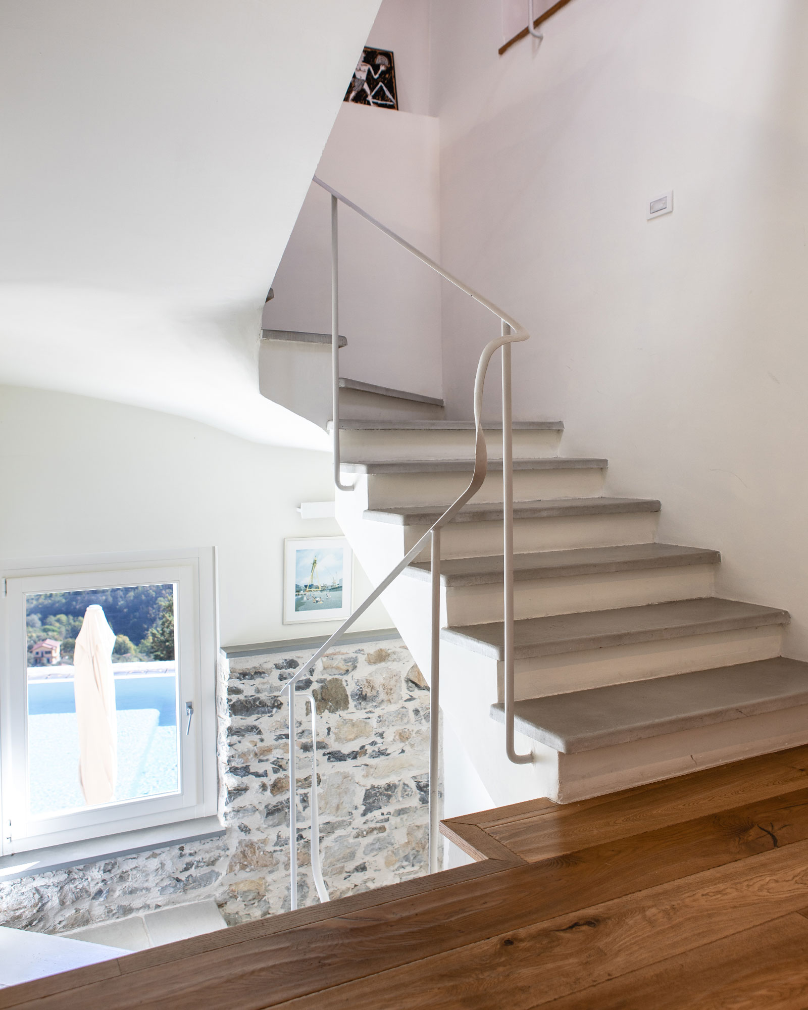 casa-leopoldo_country-house_liguria-italy_interior-stairs.jpg