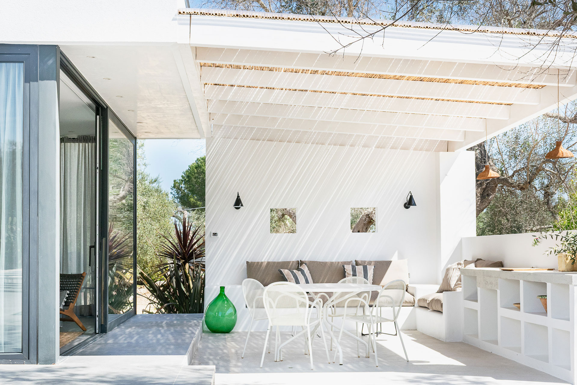 villa-ashyana_villa_puglia-italy_exterior-pergola-design.jpg