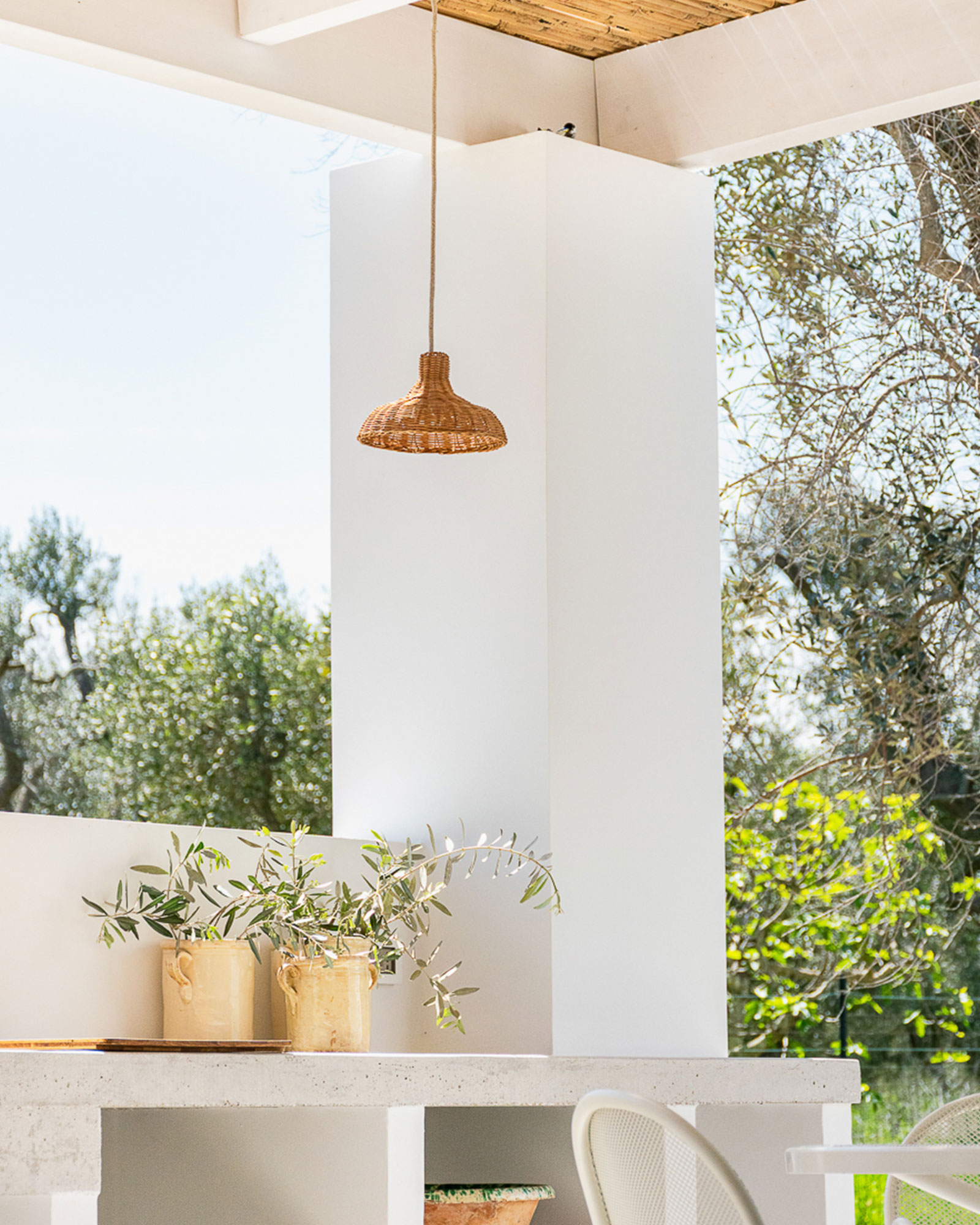 villa-ashyana_villa_puglia-italy_exterior-pergola-detail.jpg