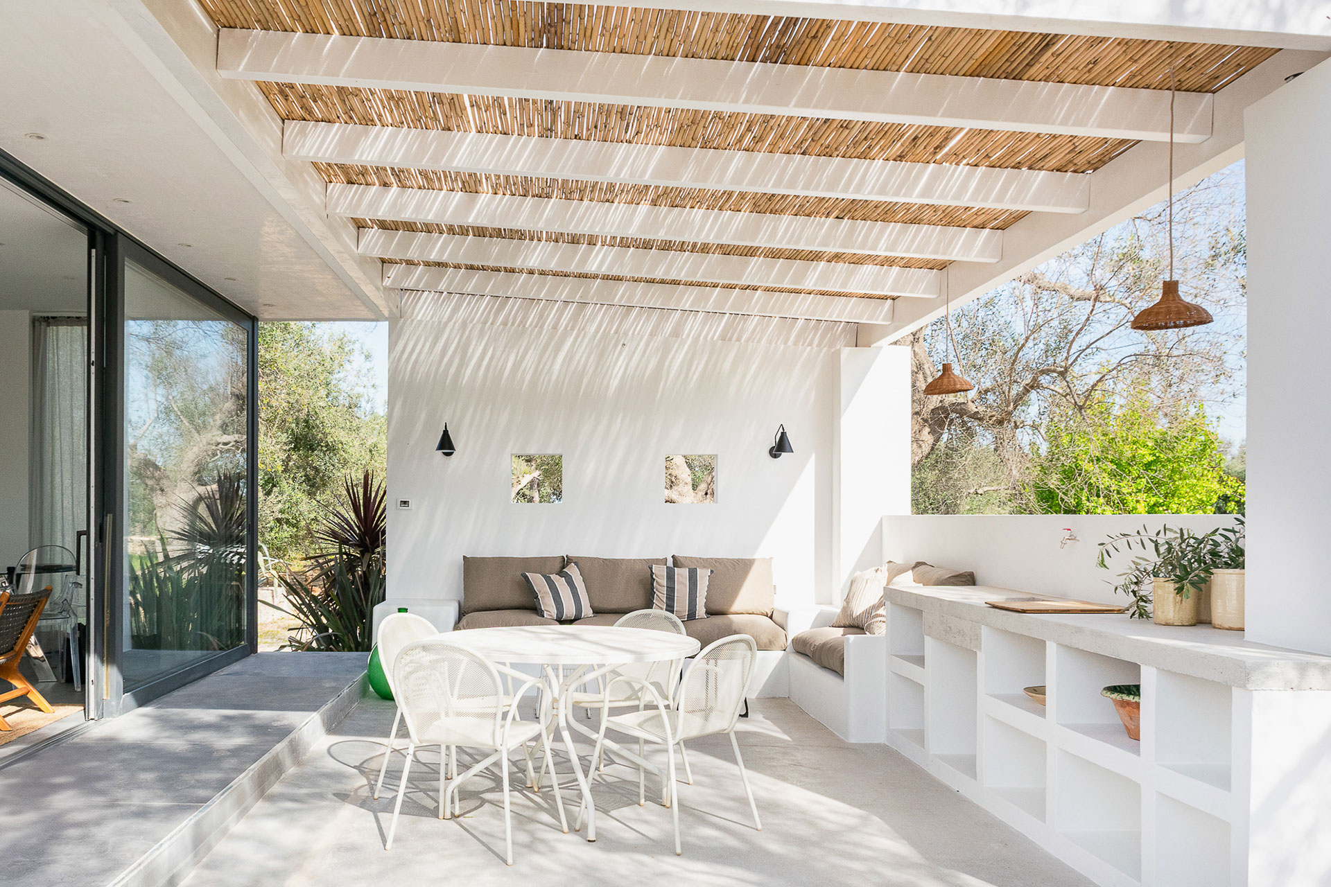 villa-ashyana_villa_puglia-italy_exterior-pergola-seating.jpg