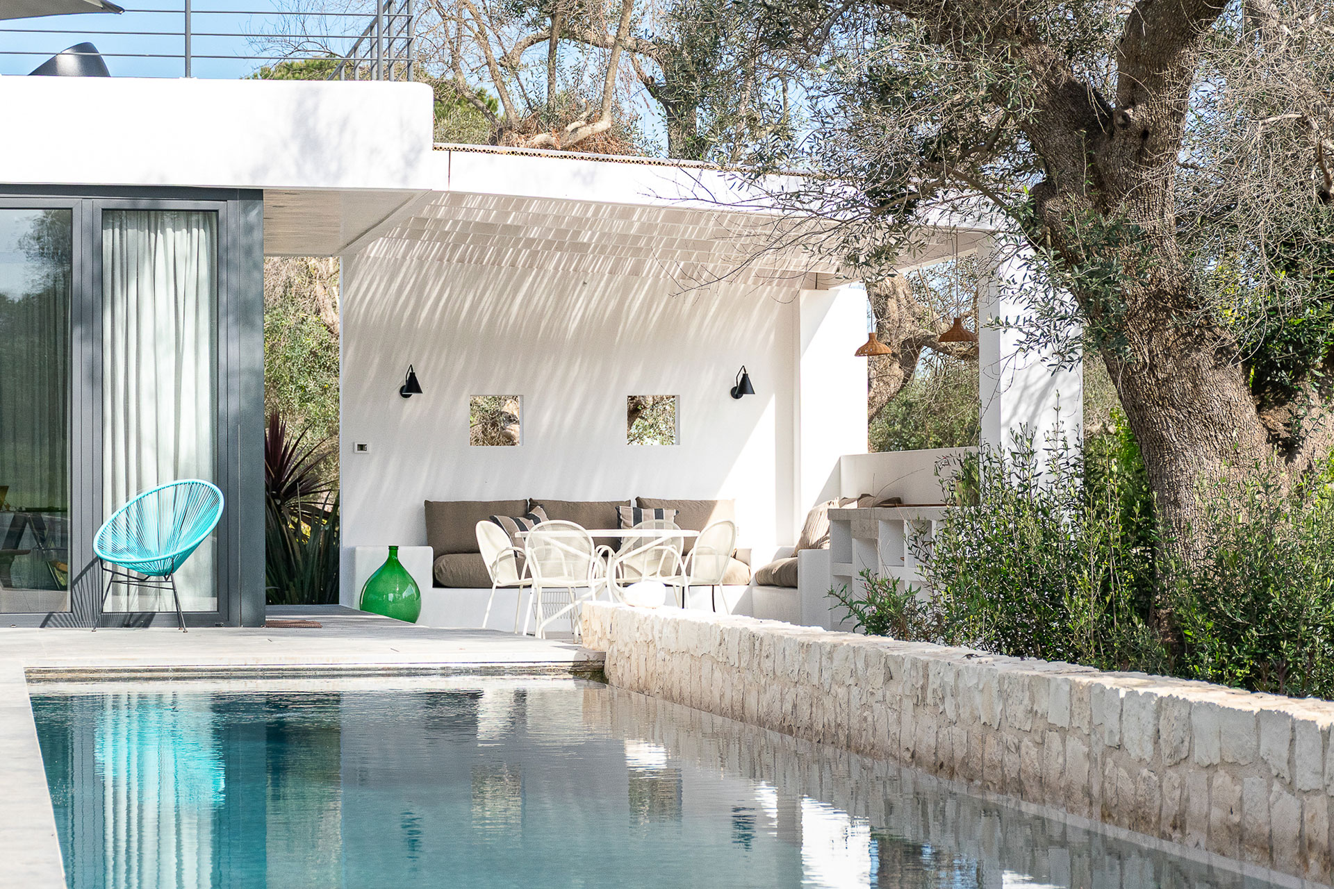 villa-ashyana_villa_puglia-italy_exterior-pool-pergola.jpg