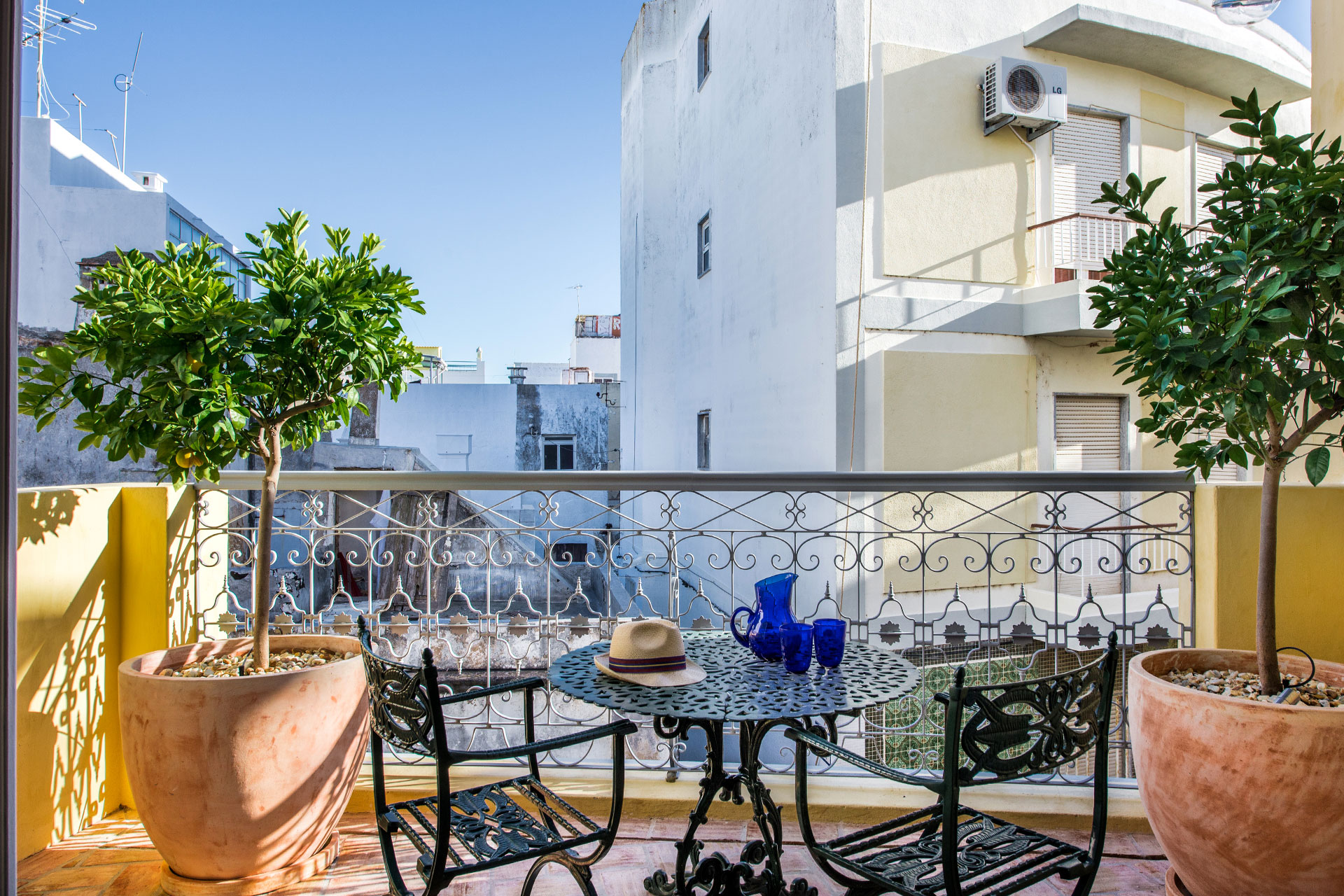 casa-fuzetta_villa_faro-portugal_exterior-balcony.jpg