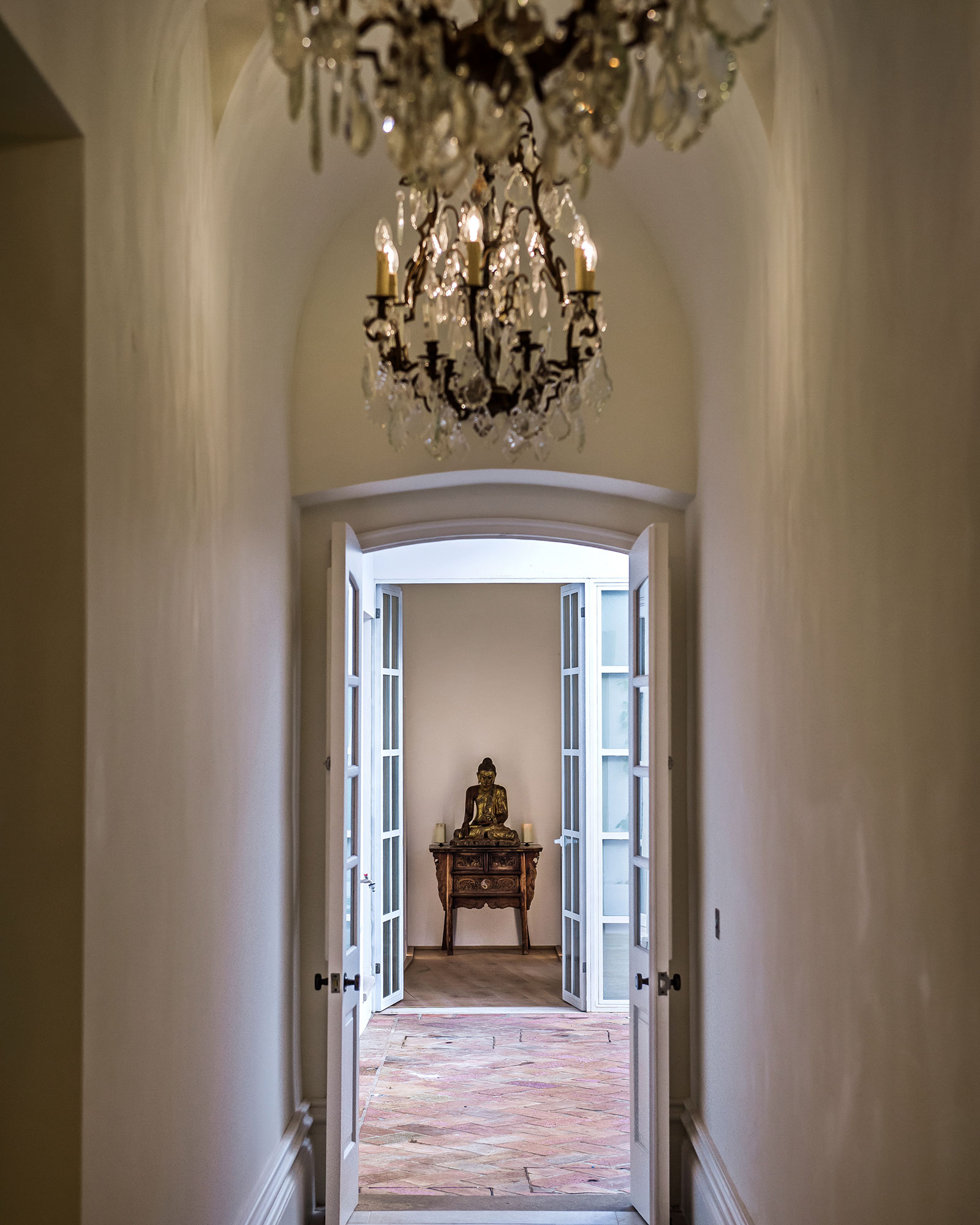 casa-fuzetta_villa_faro-portugal_interior-aisle.jpg