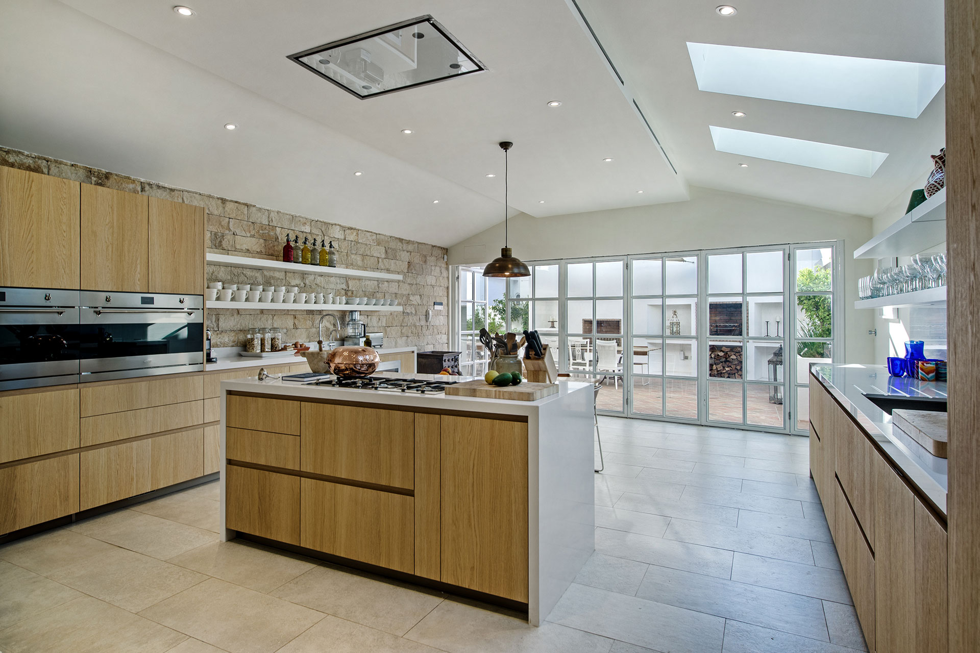 casa-fuzetta_villa_faro-portugal_interior-kitchen.jpg