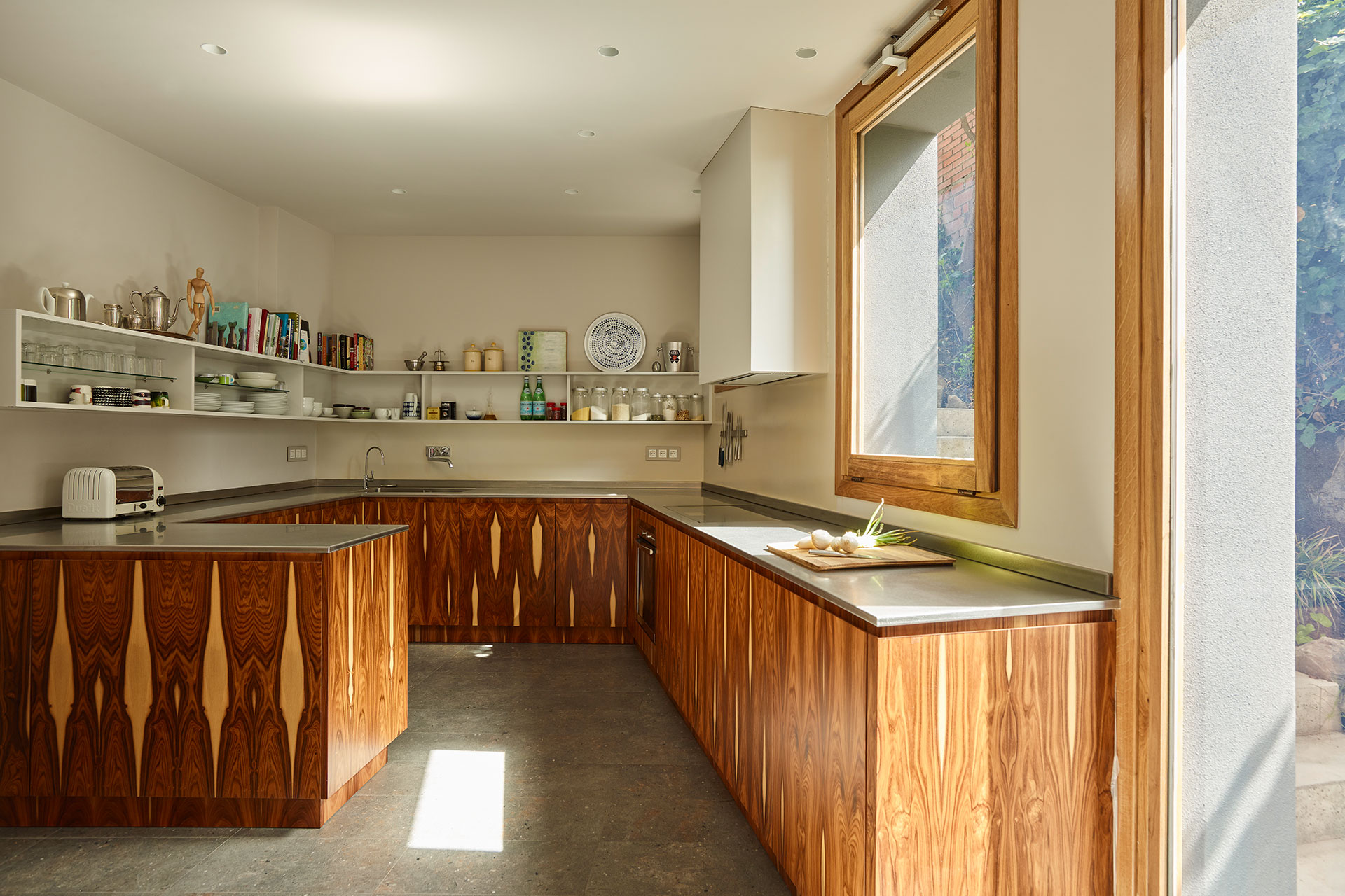 casa-creueta_house_barcelona-spain_interior-kitchen.jpg