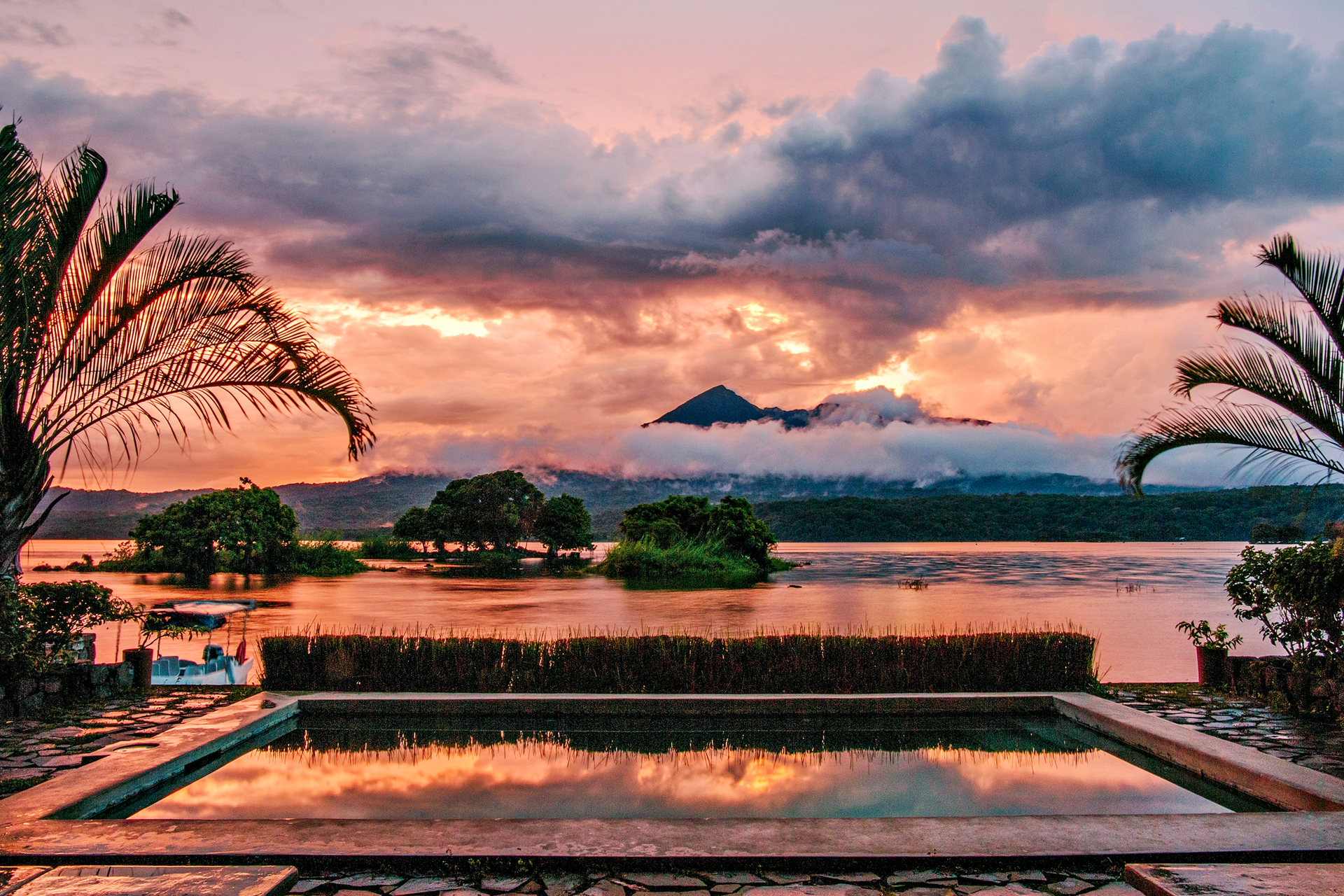 isleta-el-espino_estate_granada-nicaragua_common-areas-exterior-sunset-view.jpg