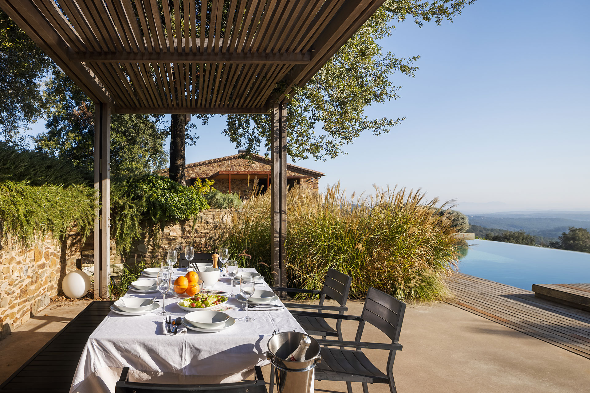 villa-cp_villa_catalonia-spain_exterior-table.jpg