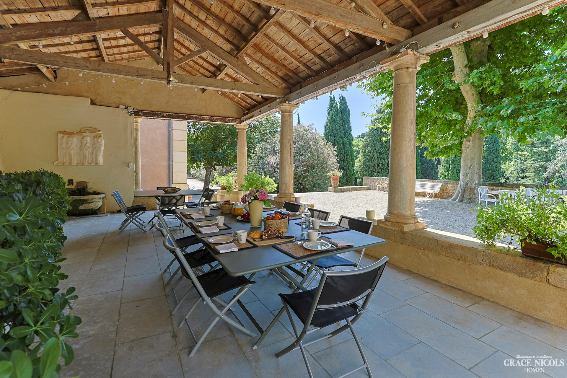 herault-mansion_estate_Occitanie-france_exterior-table.jpg