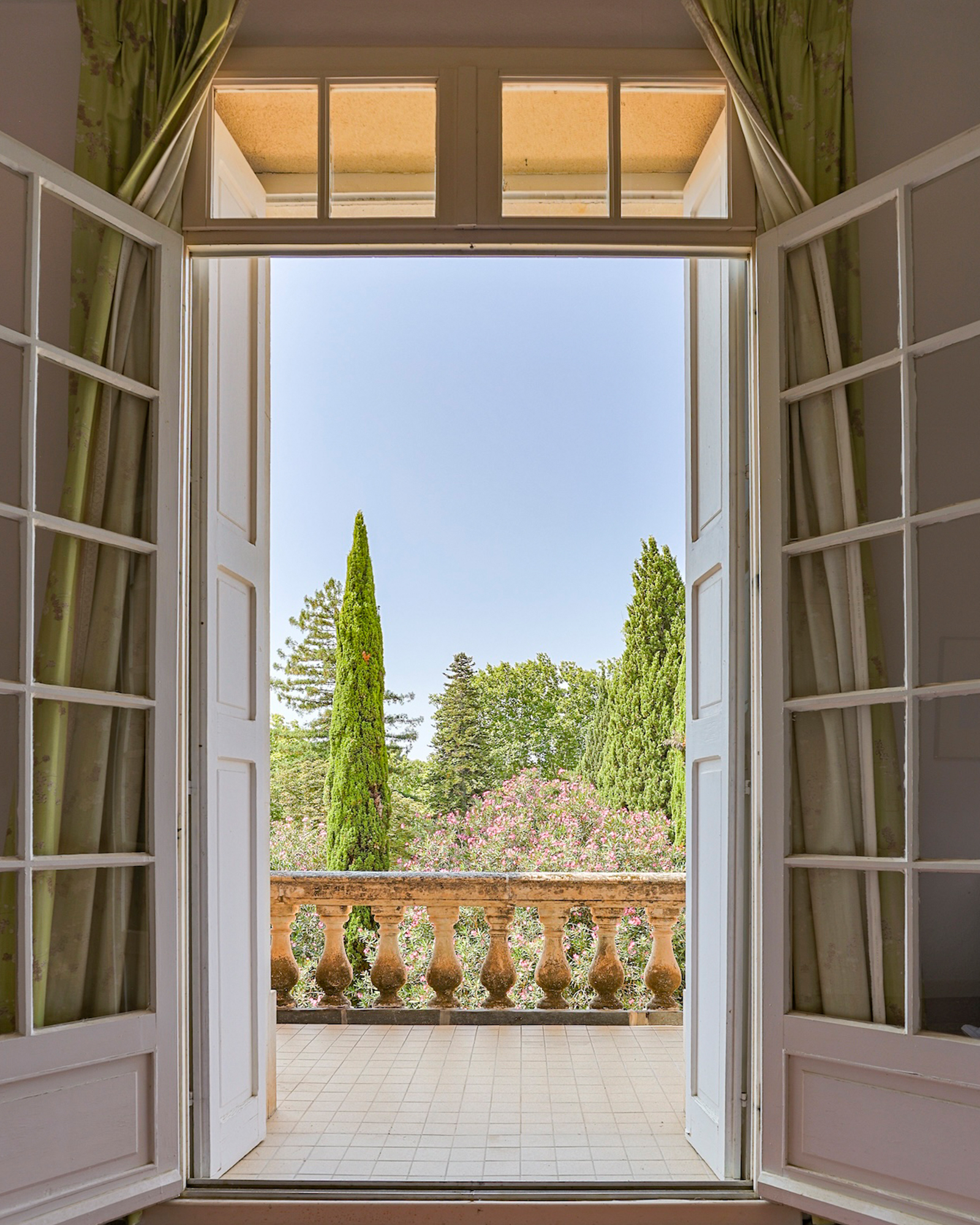 herault-mansion_estate_Occitanie-france_interior-window-view.jpg